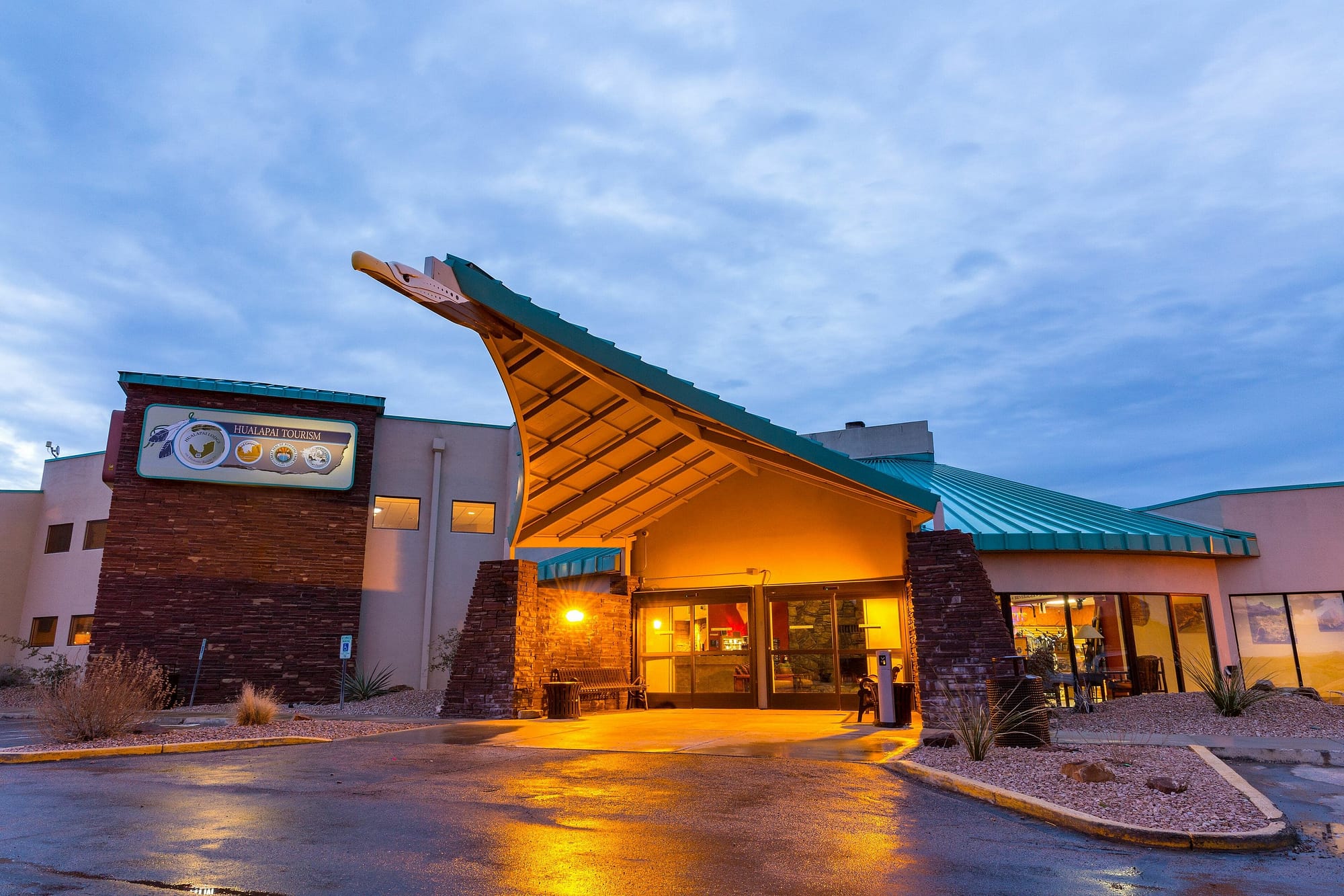 Building view of Hualapai Lodge