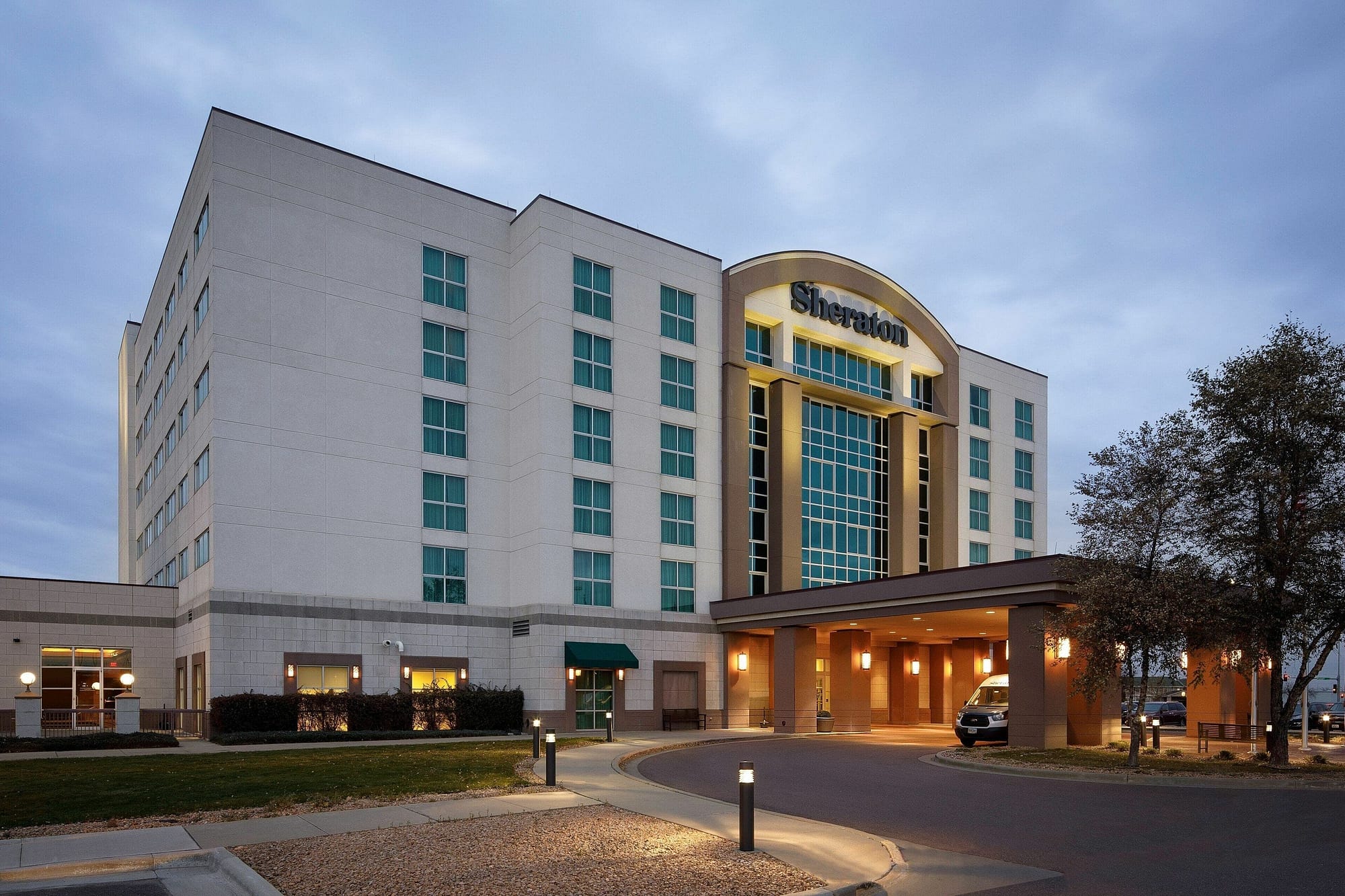 Building view of Sheraton Sioux Falls & Convention Center