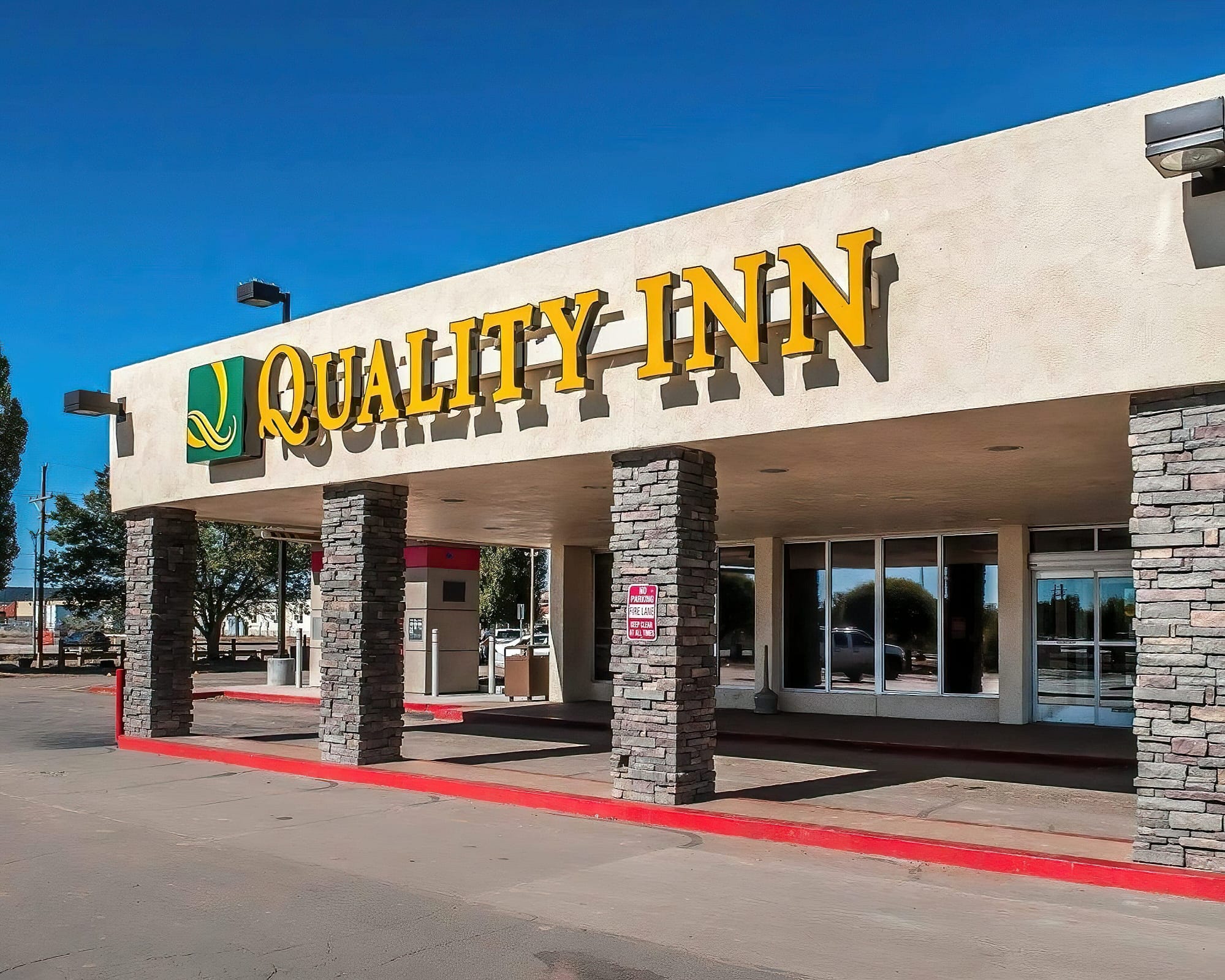 Building view of Quality Inn Navajo Nation Capital