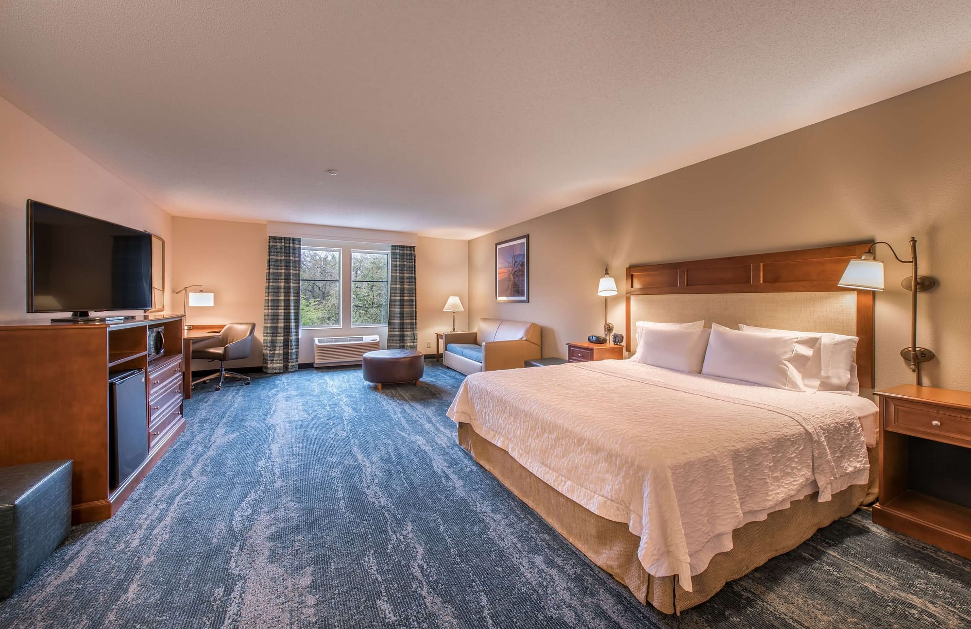 Bedroom view of Hampton Inn & Suites Jekyll Island