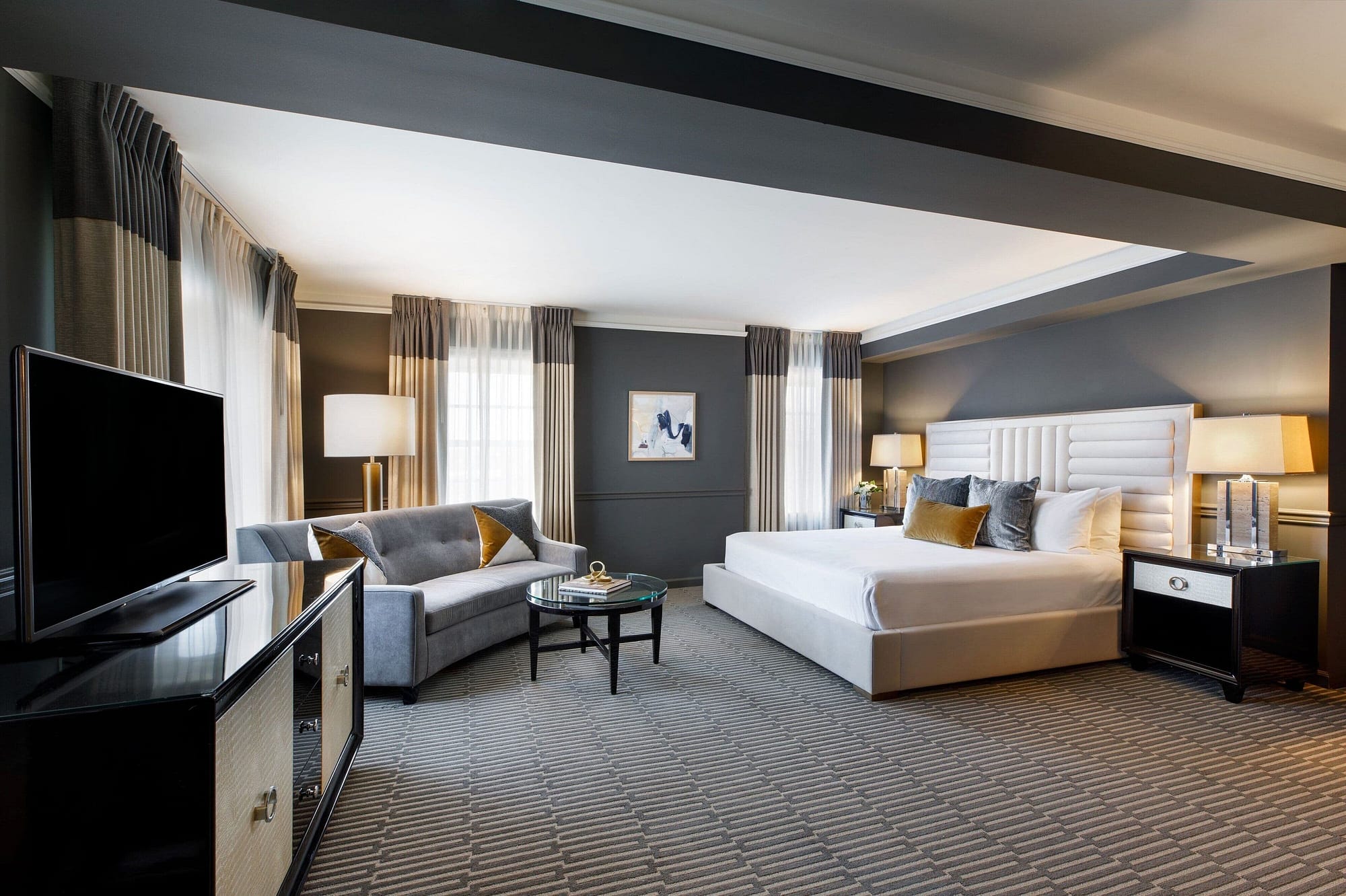 Bedroom view of Ambassador Hotel Tulsa, Autograph Collection