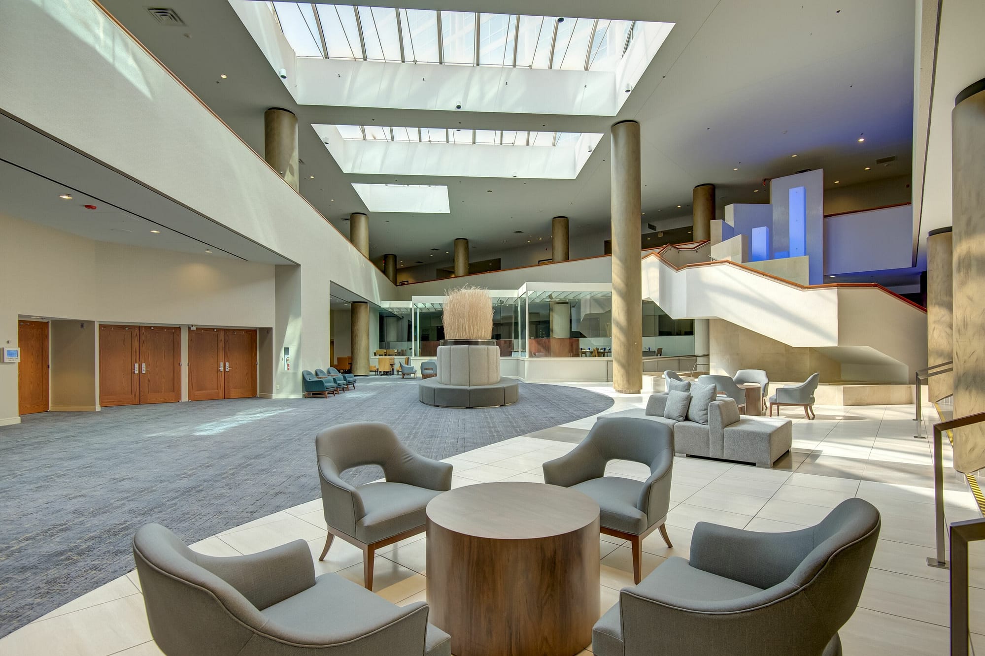 Lobby view of Marriott Tulsa Hotel Southern Hills