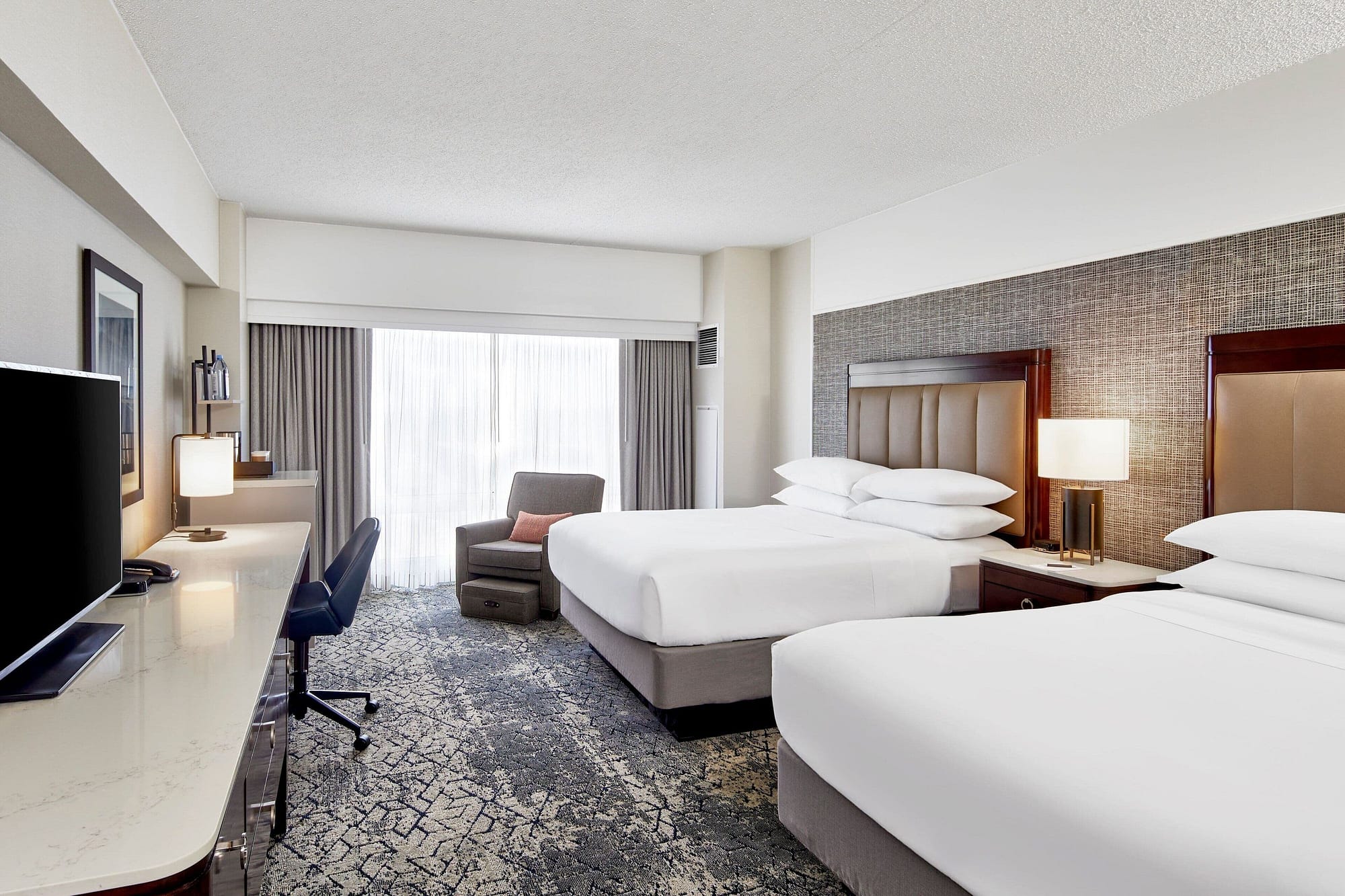 Bedroom view of Sheraton Indianapolis Hotel at Keystone Crossing