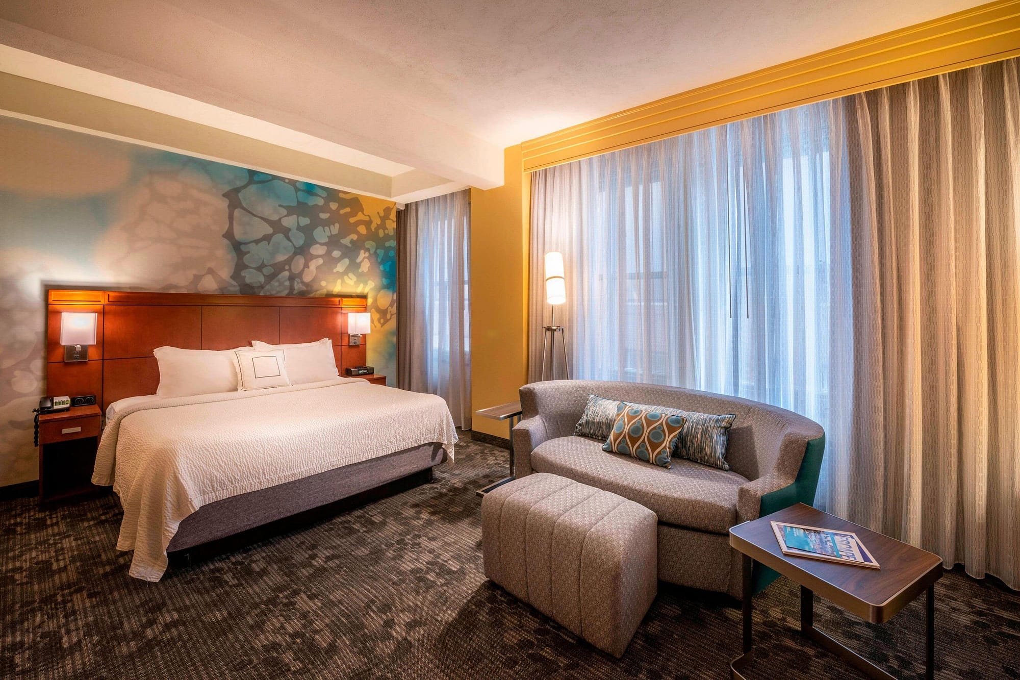 Bedroom view of Courtyard by Marriott Tulsa Downtown