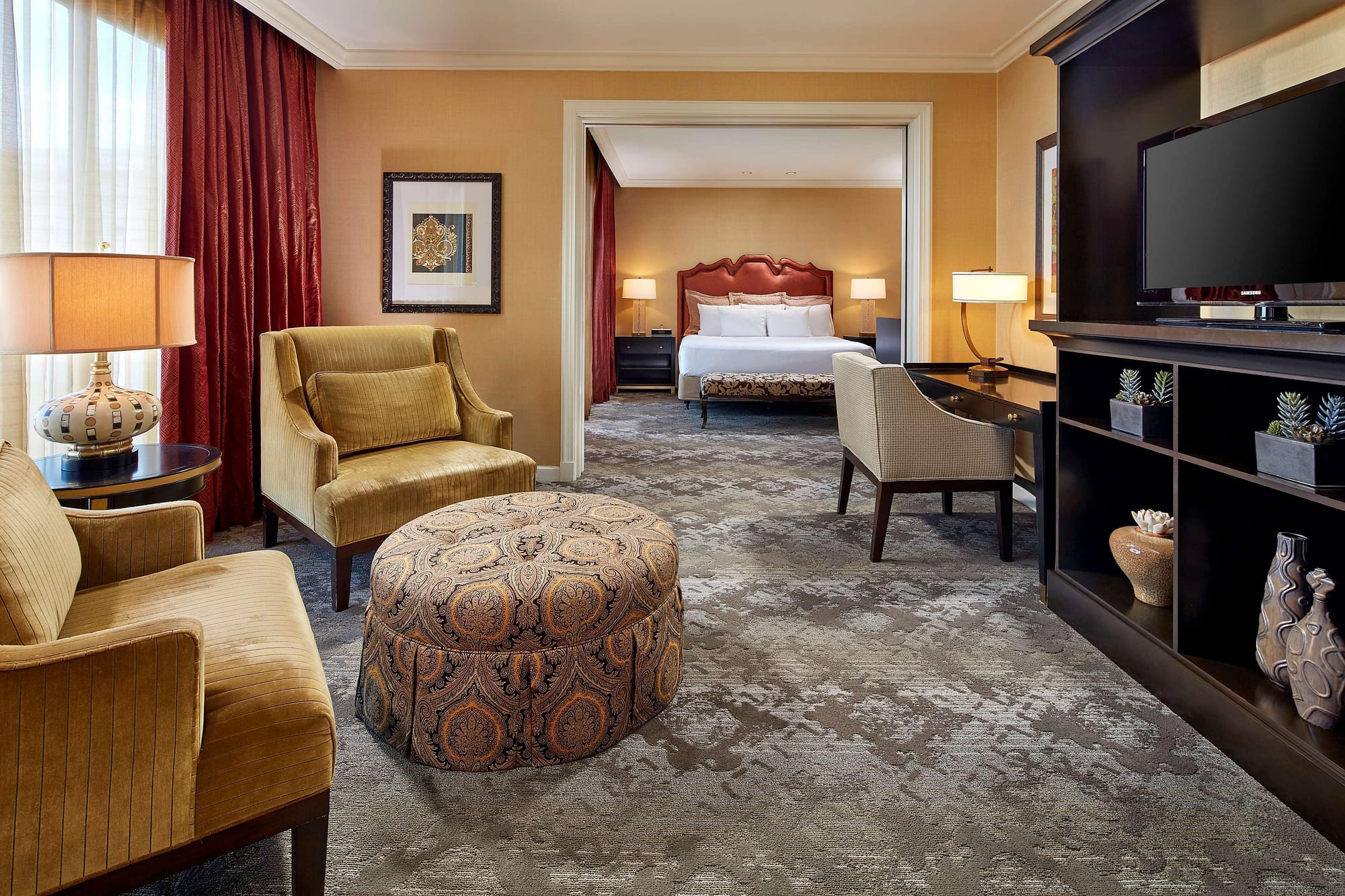 Living room view of Hyatt Regency Tulsa Downtown