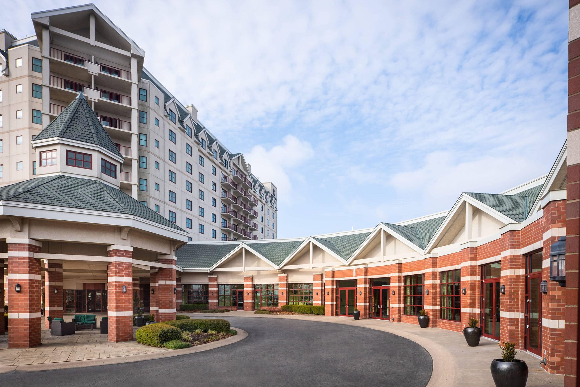 Building view of Renaissance Tulsa Hotel and Convention Center