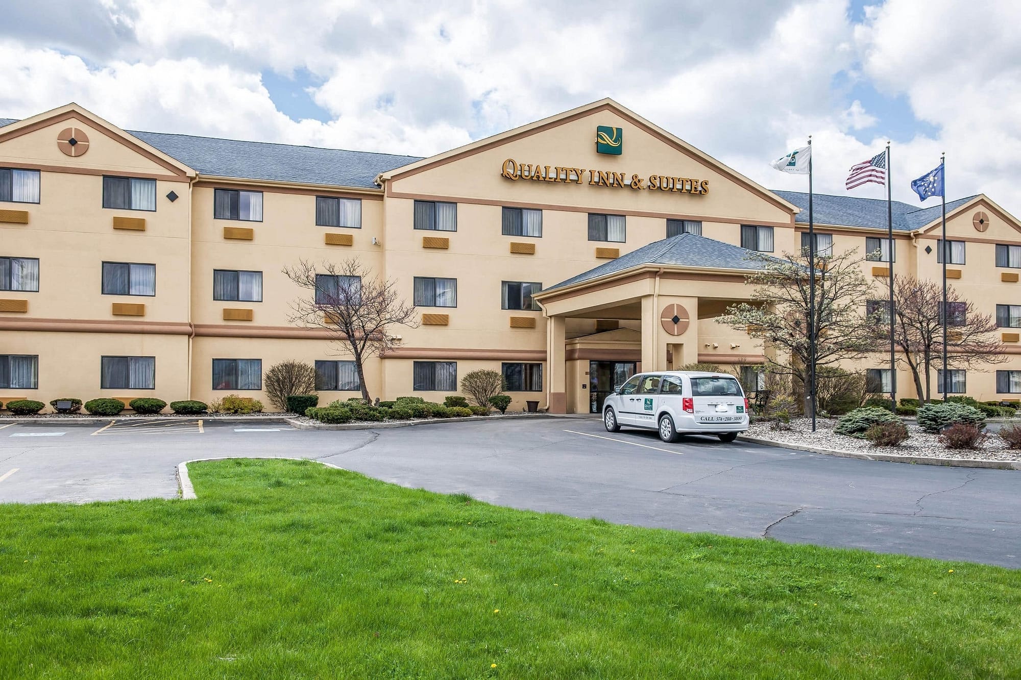 Building view of Quality Inn and Suites South Bend Airport