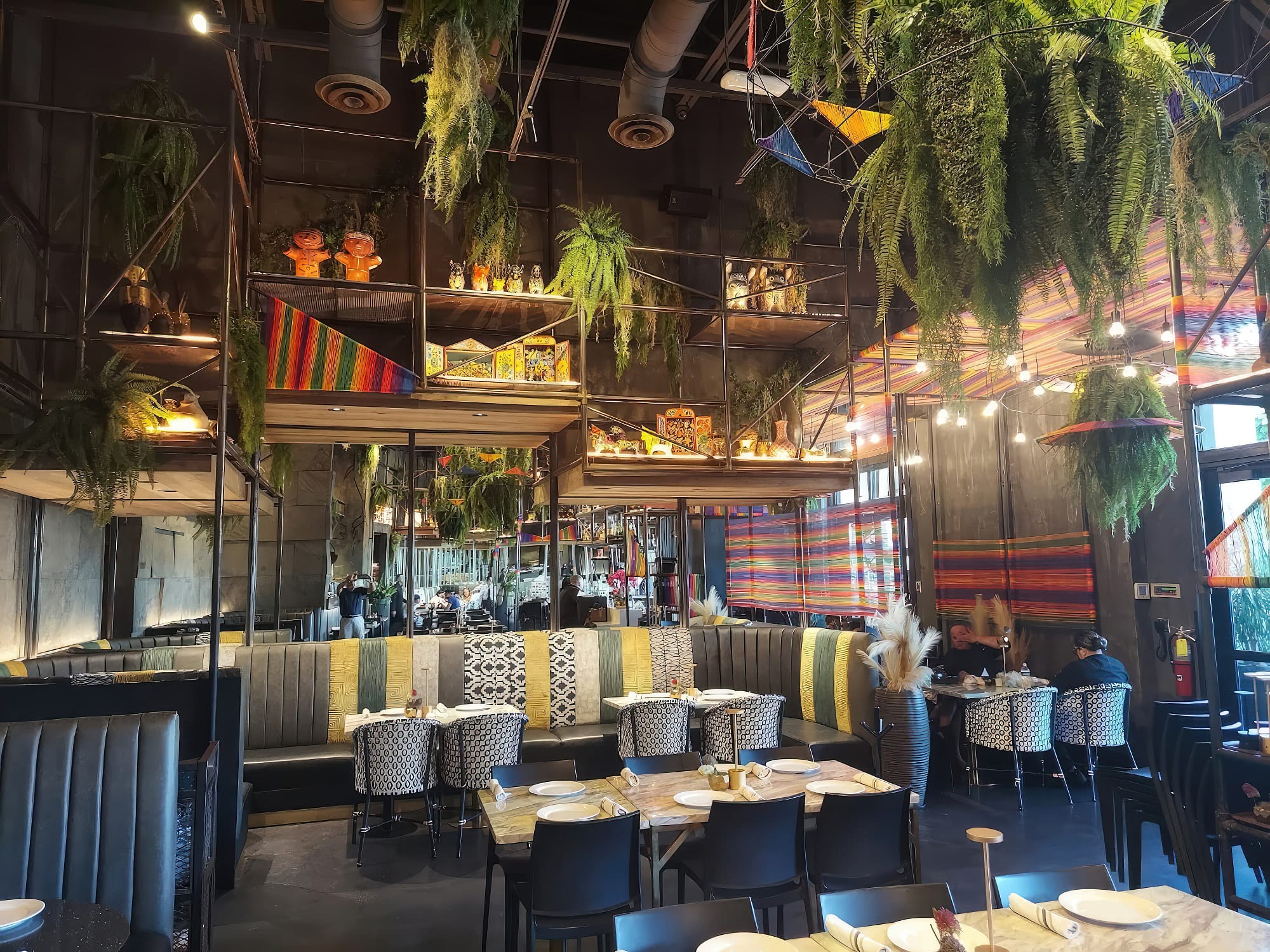 Ceviche 105 Dadeland Mall interior