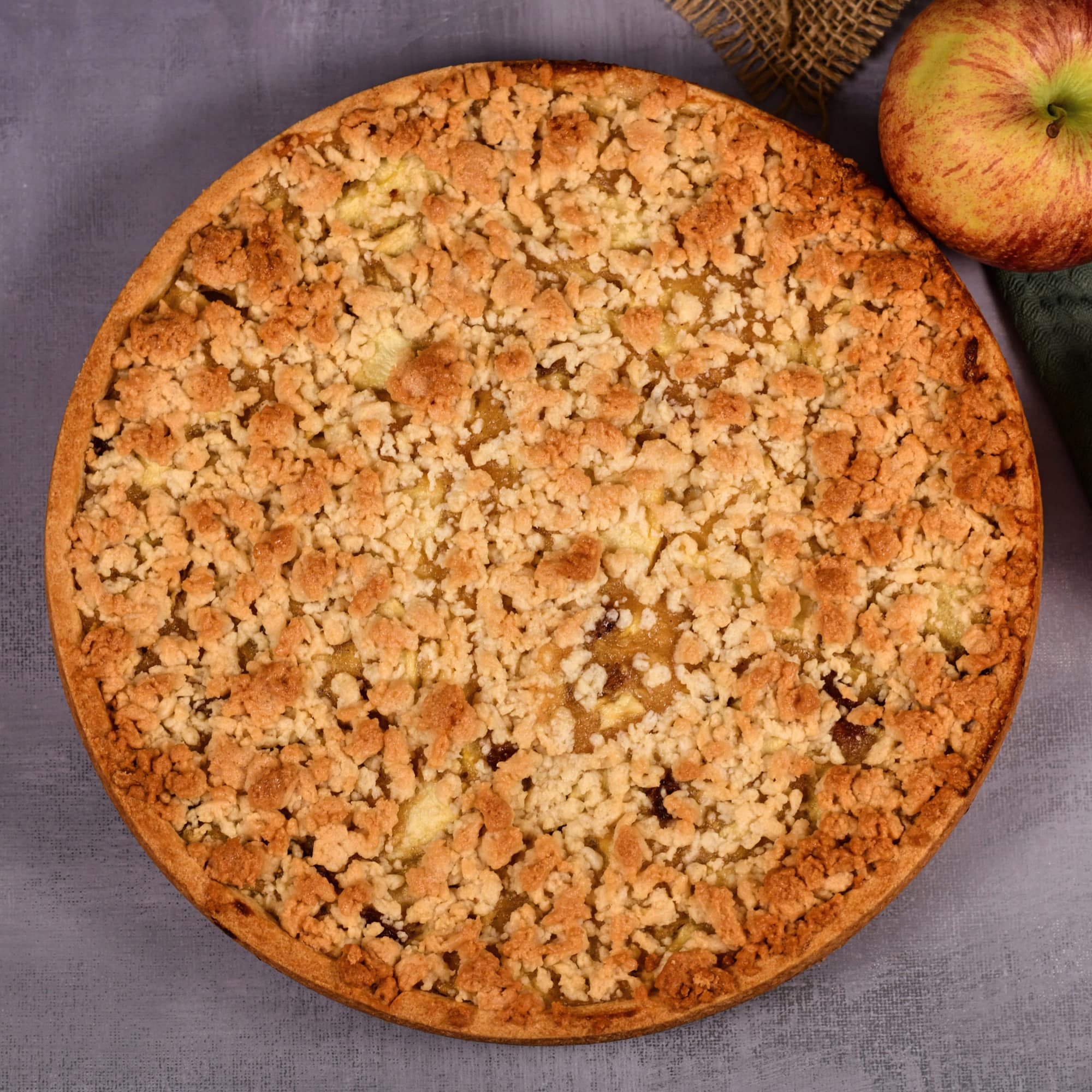 Apple Streusel Pizza