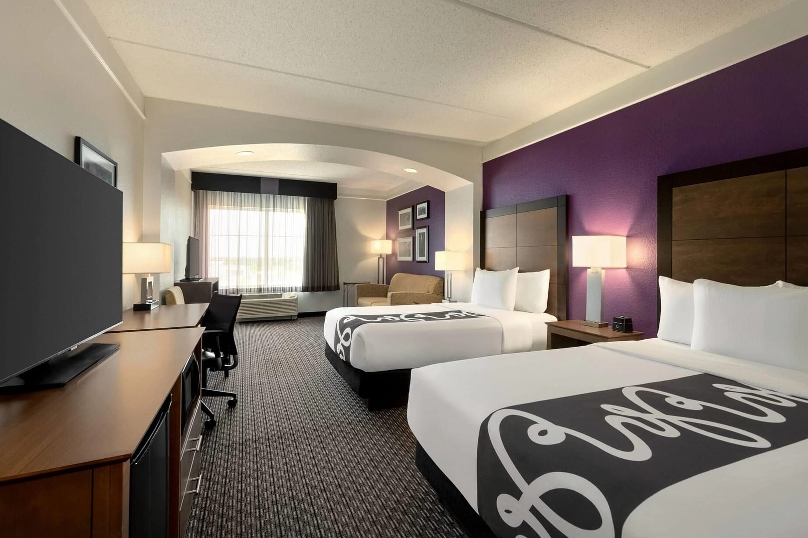 La Quinta Inn & Suites By Wyndham Arlington North 6 Flags Dr