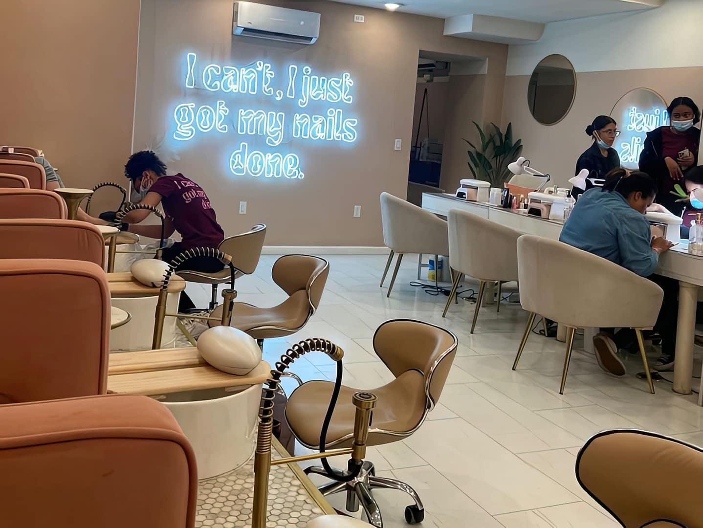 The Laq Lab interior