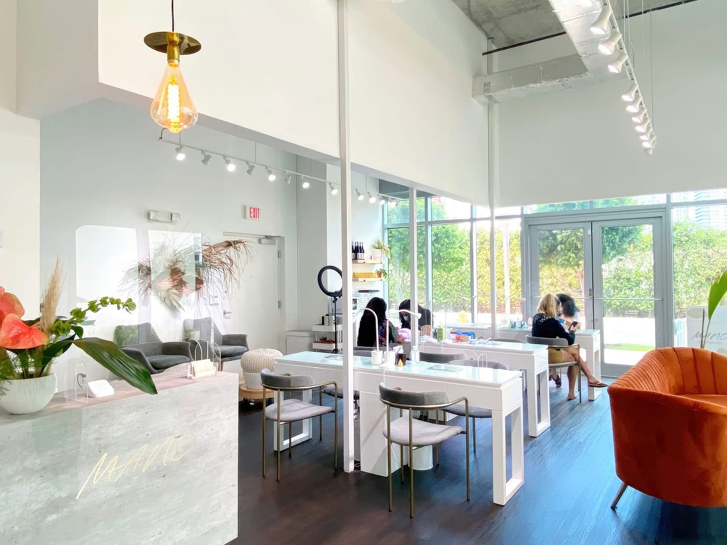 Mano Nail Studio interior