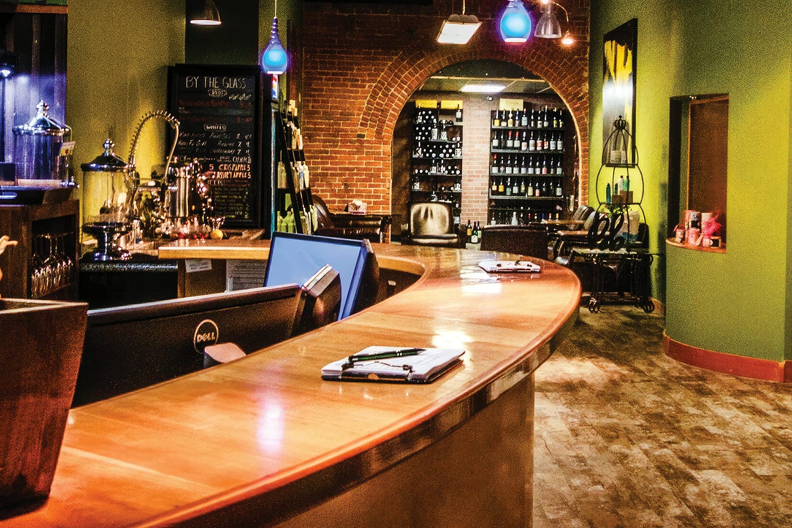 Urbanna Natural Spa, Salon & Wine interior