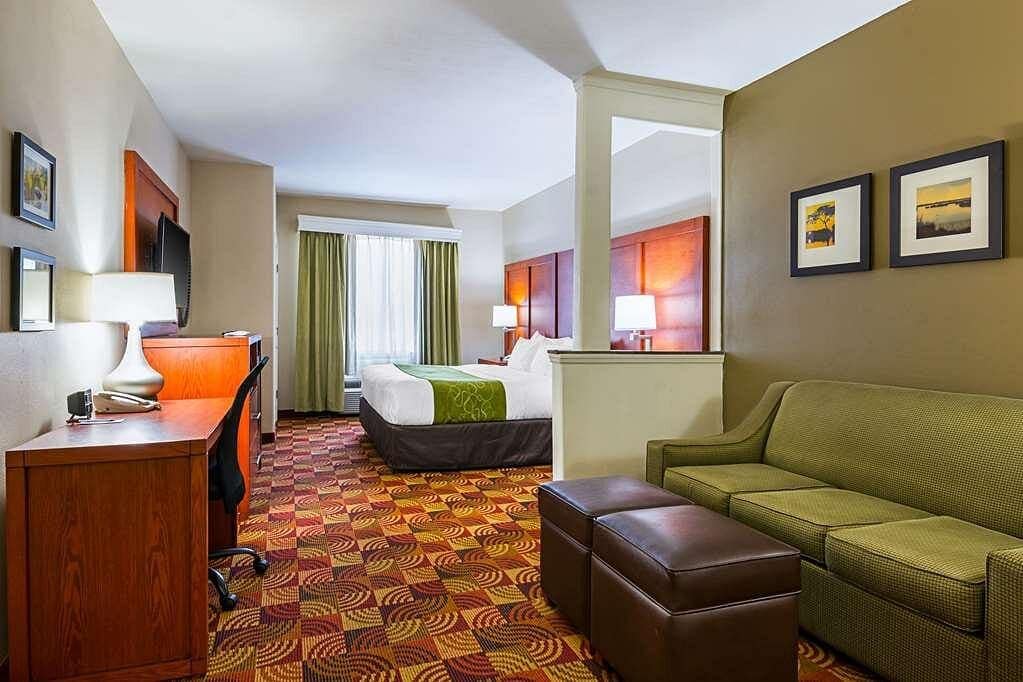 Bedroom view of Comfort Suites Lake Charles