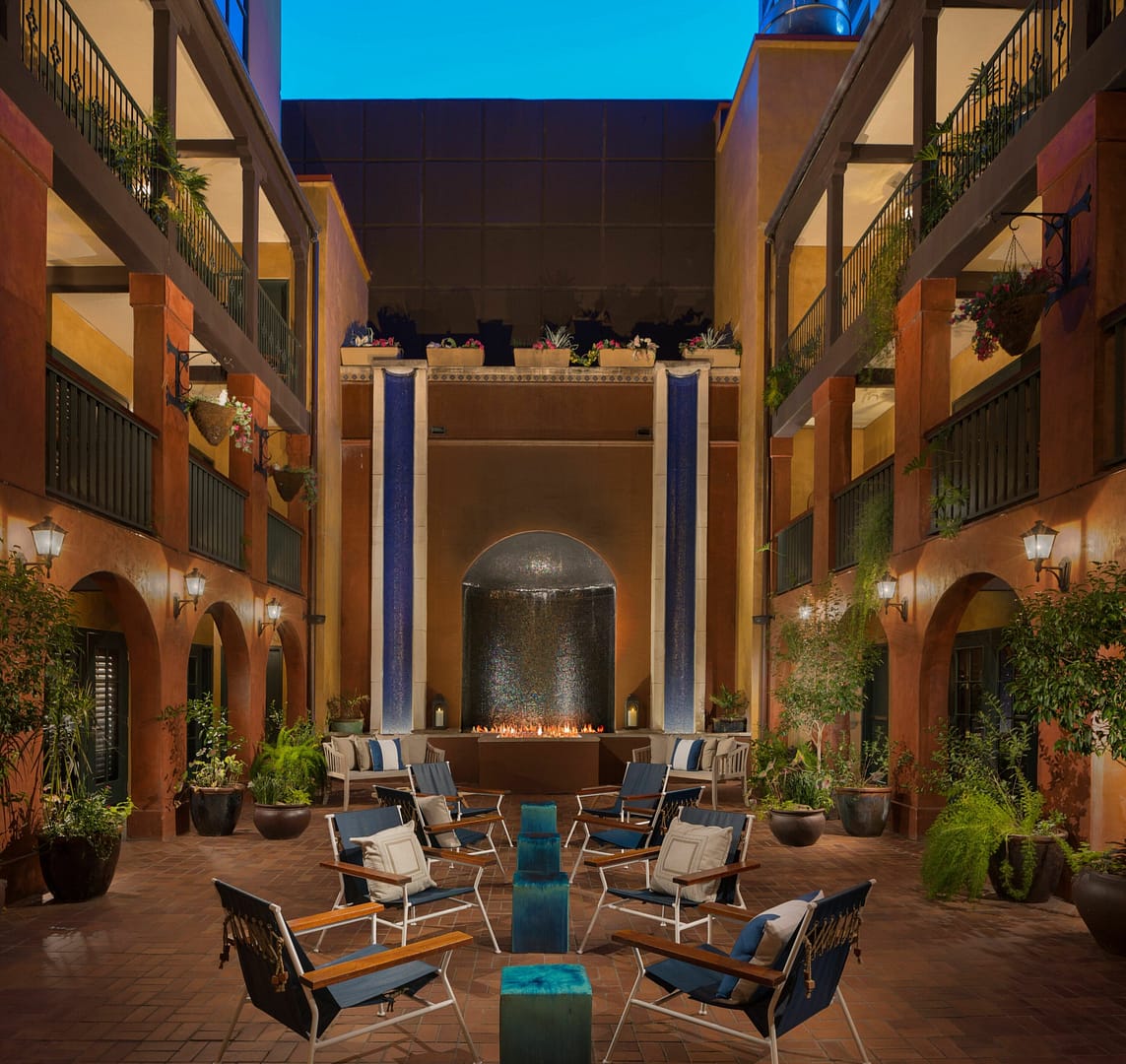Patio view of Hotel Valencia Riverwalk, San Antonio