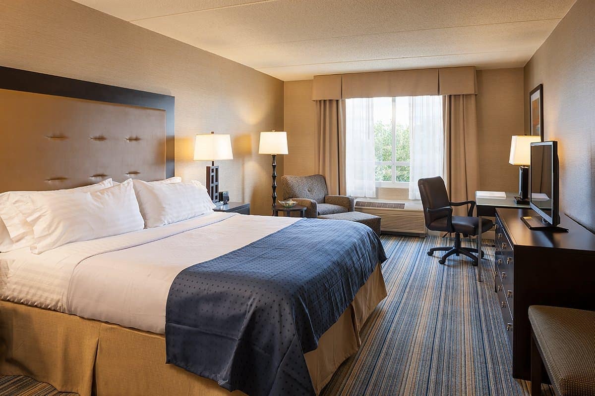 Bedroom view of Holiday Inn Hartford Downtown Area, an IHG Hotel