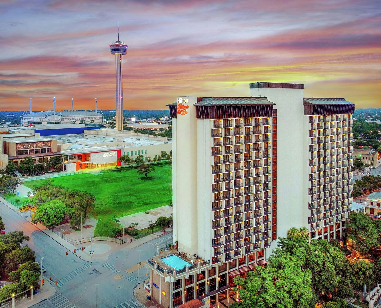 Building view of Hilton Palacio Del Rio