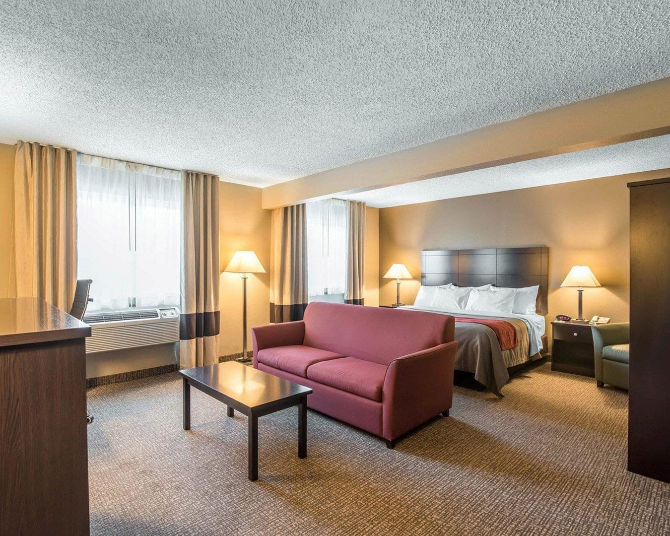 Bedroom view of Comfort Inn Saugerties