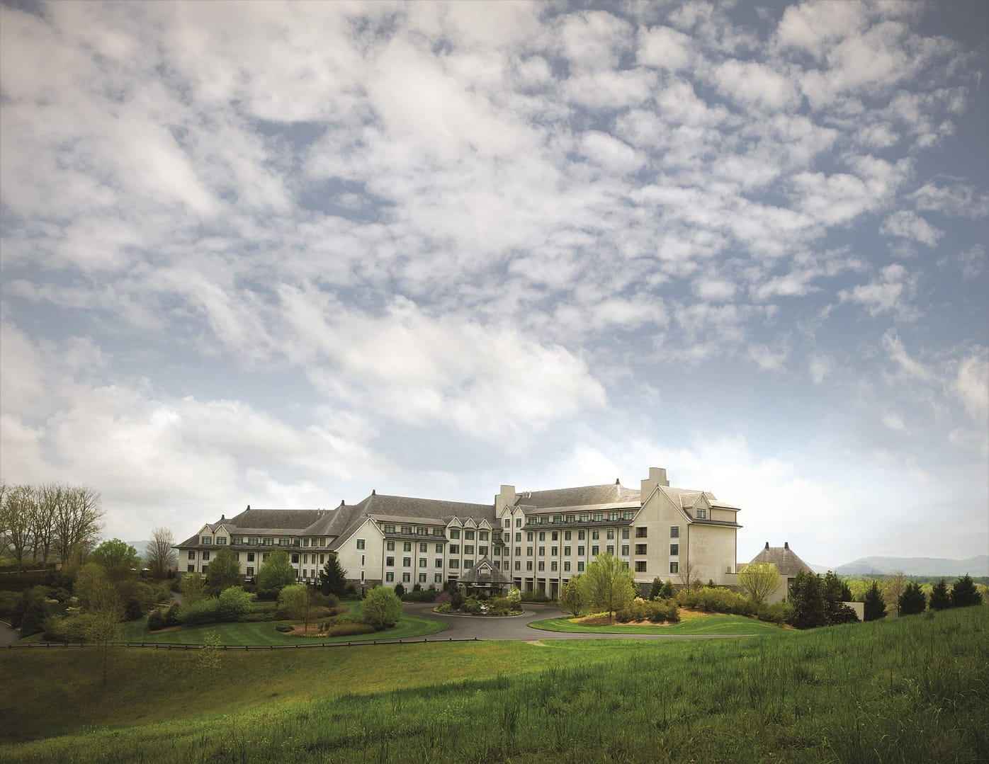 Building view of The Inn on Biltmore Estate