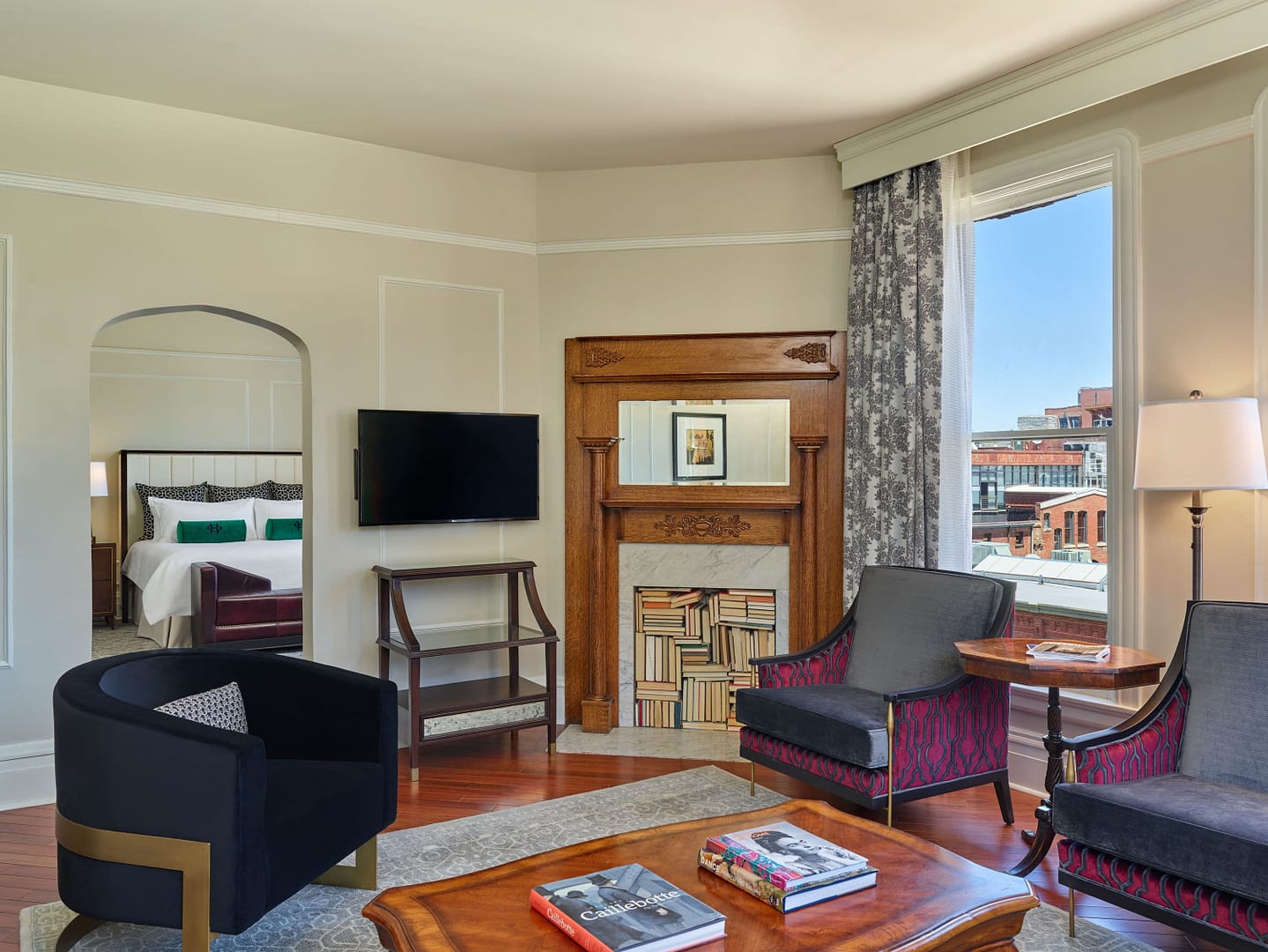 Living room view of The Oxford Hotel