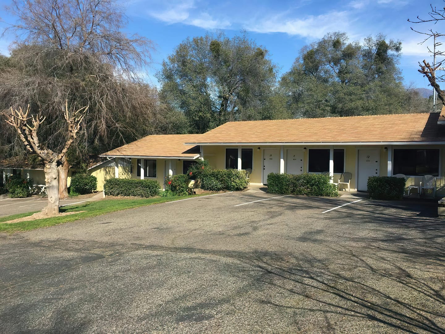 Building view of Lazy J Ranch Motel