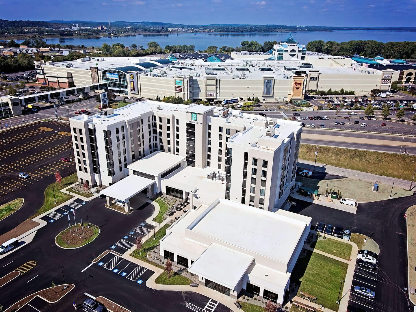 Building view of Embassy Suites by Hilton Syracuse Destiny USA