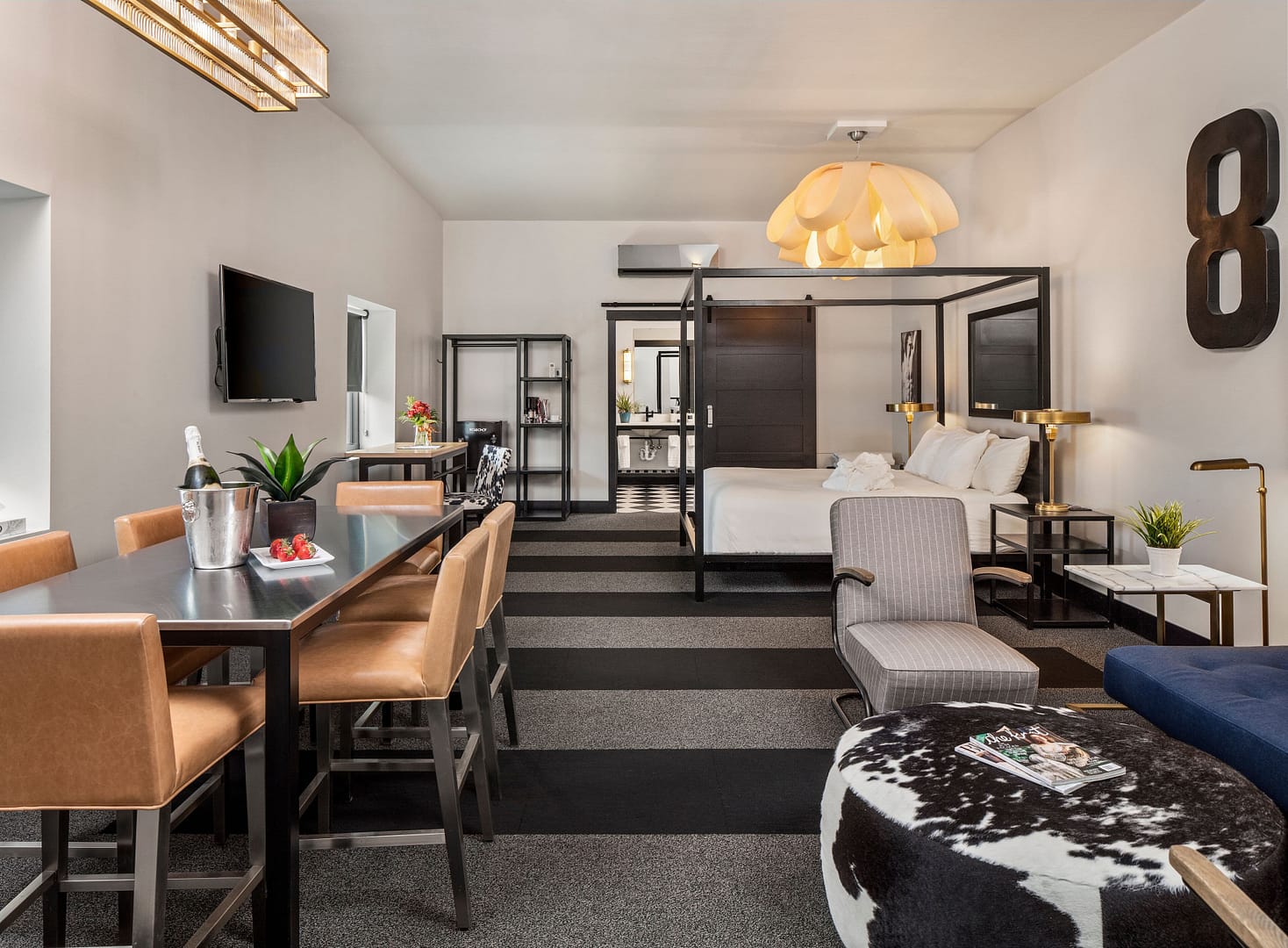 Bedroom view of Hotel Grinnell