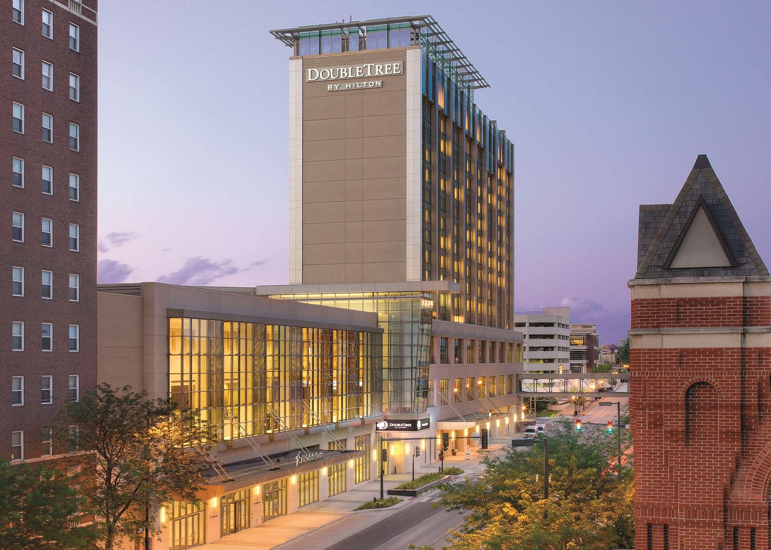 Building view of DoubleTree by Hilton Hotel Cedar Rapids Convention Complex
