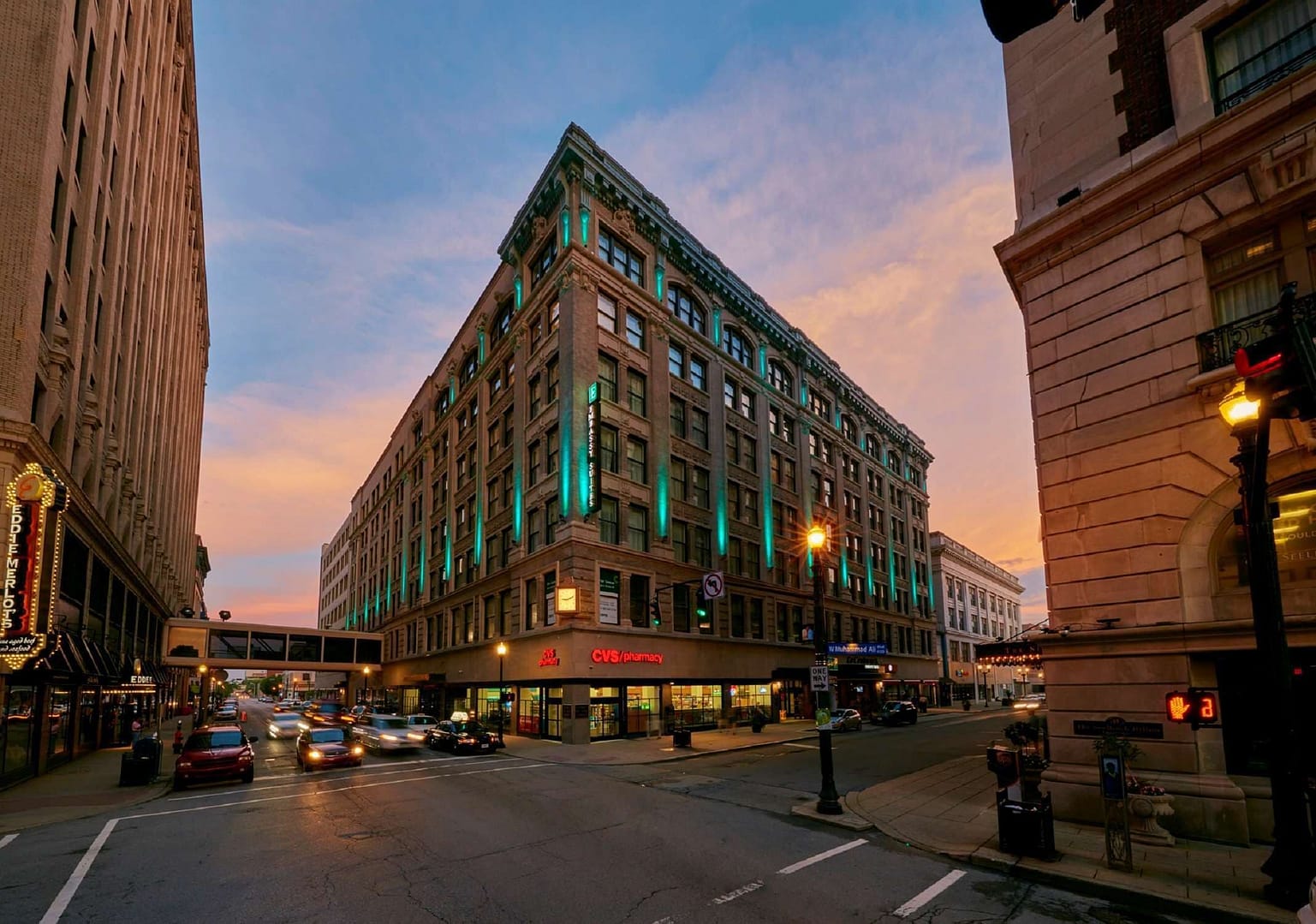 Outside view of Embassy Suites by Hilton Louisville Downtown