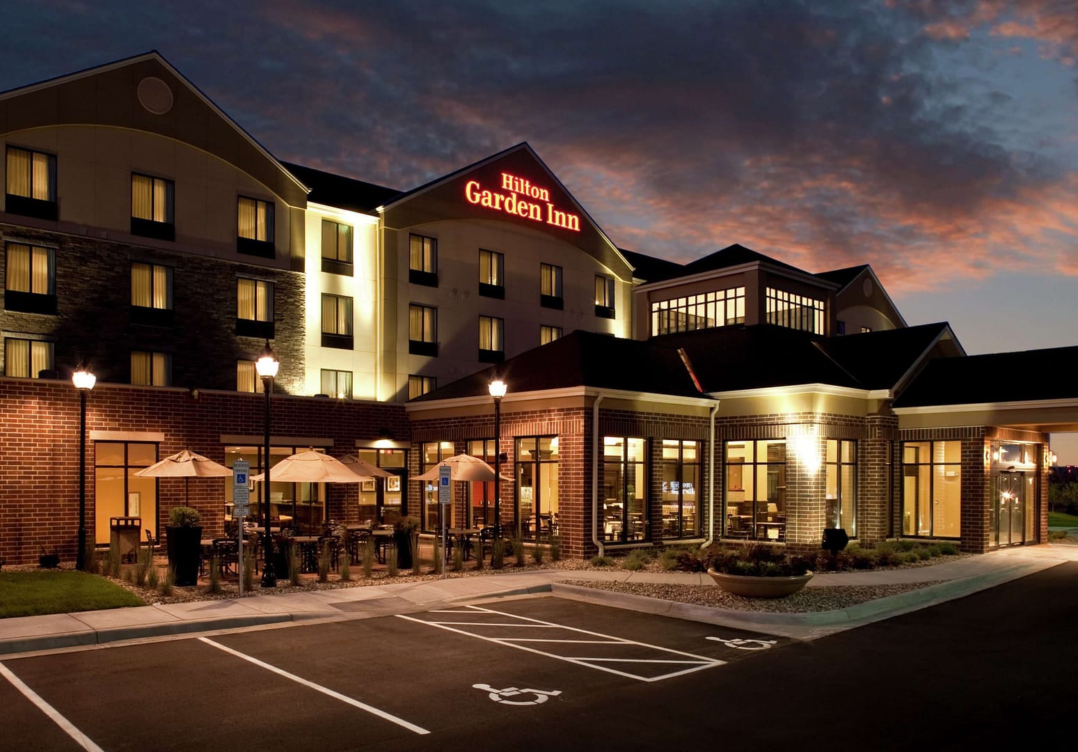 Building view of Hilton Garden Inn Sioux Falls South