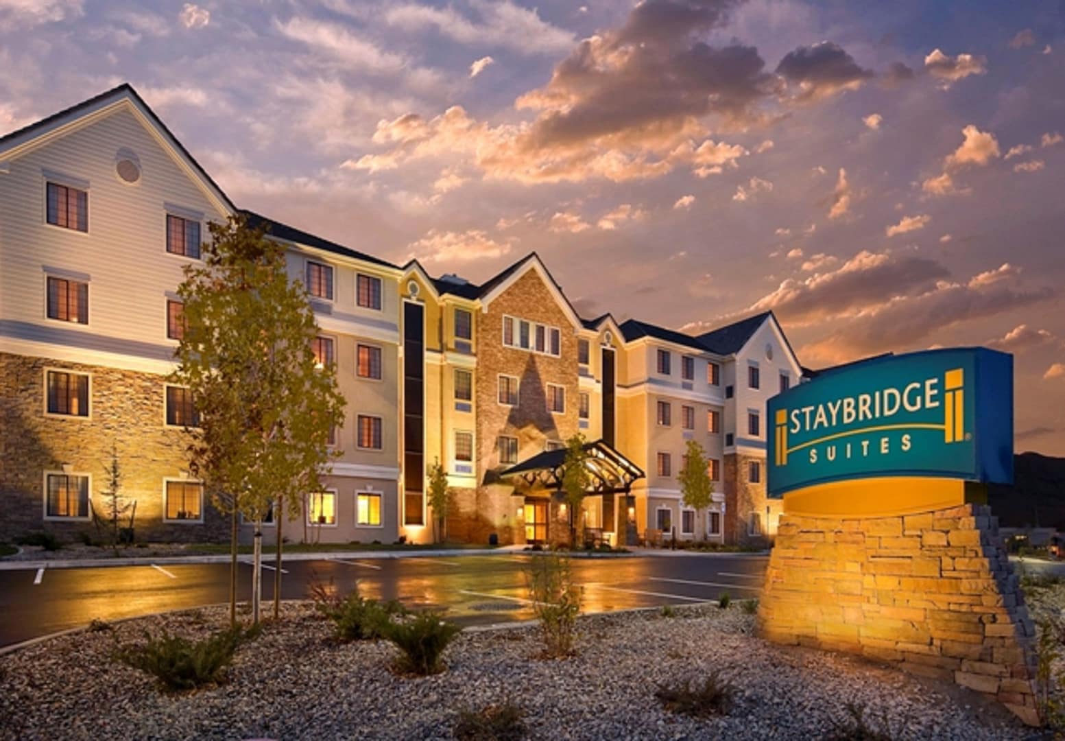 Building view of Staybridge Suites Rochester - Commerce Dr NW, an IHG Hotel