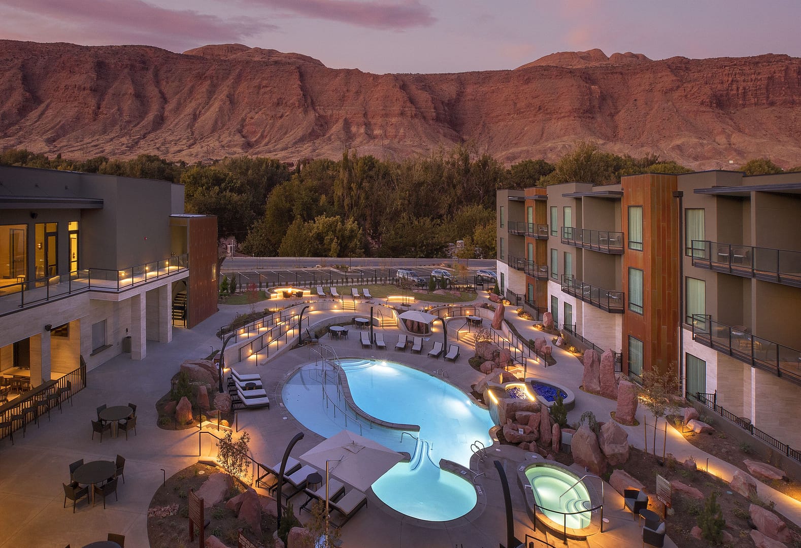 Living room view of Hoodoo Moab, Curio Collection by Hilton