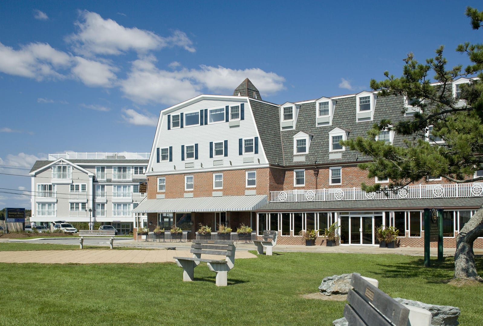 Building view of Newport Beach Hotel & Suites