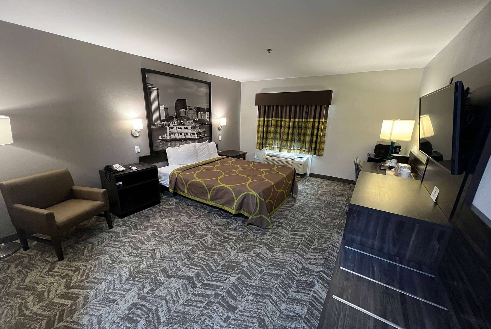 Bedroom view of Super 8 by Wyndham Lake Charles Sulphur
