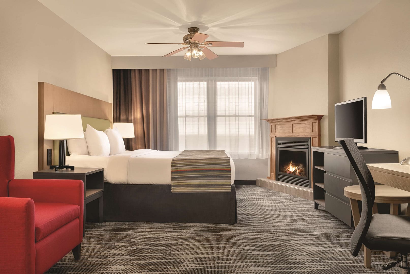 Bedroom view of Country Inn & Suites by Radisson, Galena, IL