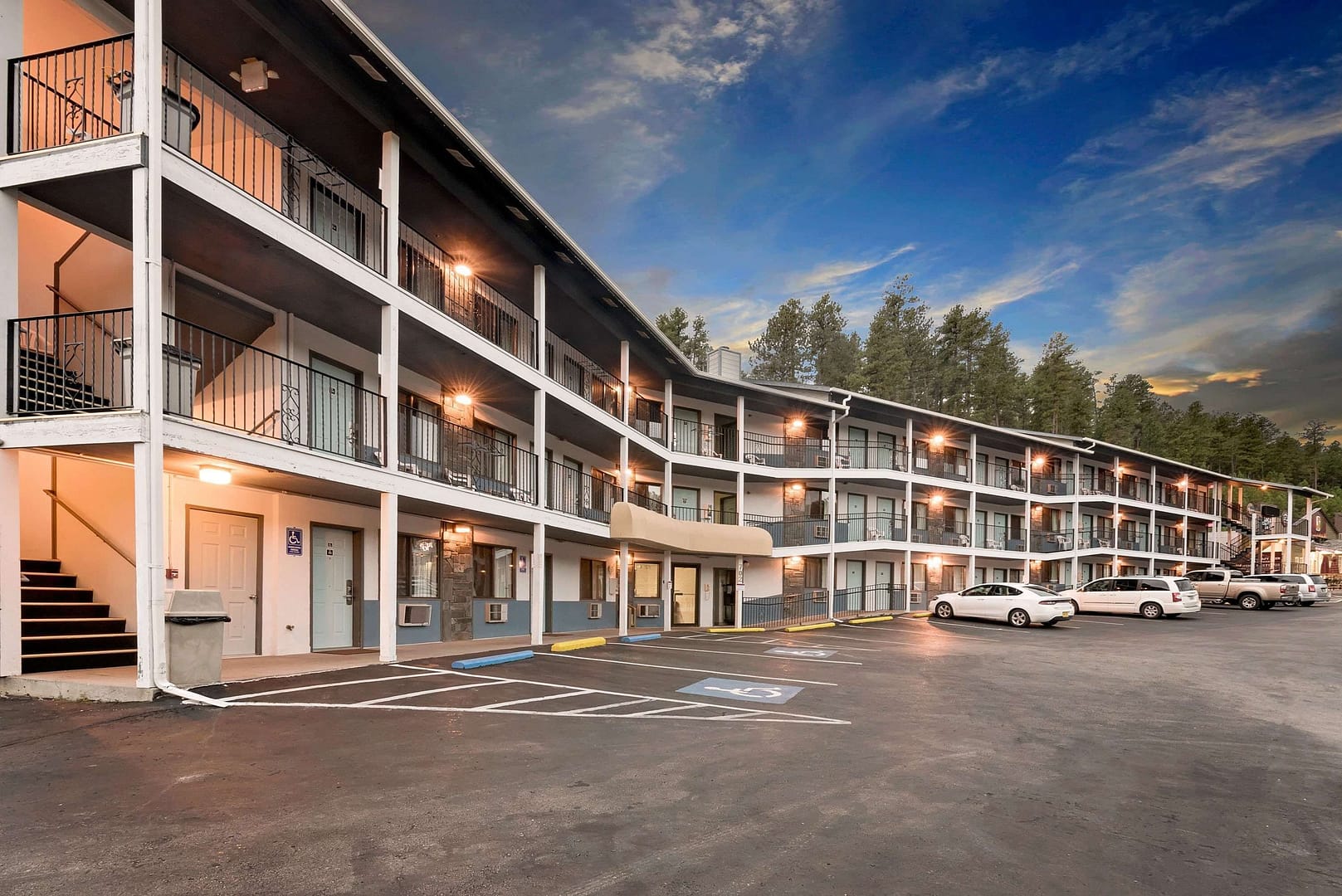 Building view of Super 8 by Wyndham Keystone Mt Rushmore