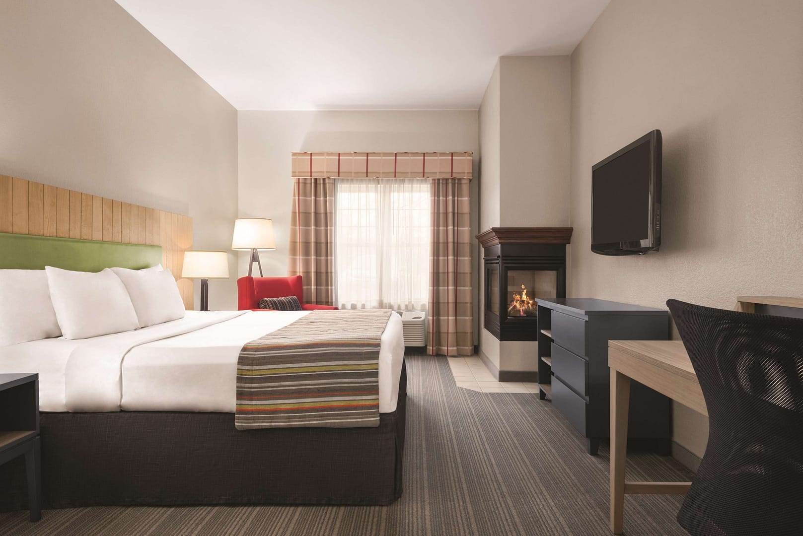 Bedroom view of Country Inn & Suites by Radisson, Schaumburg, IL
