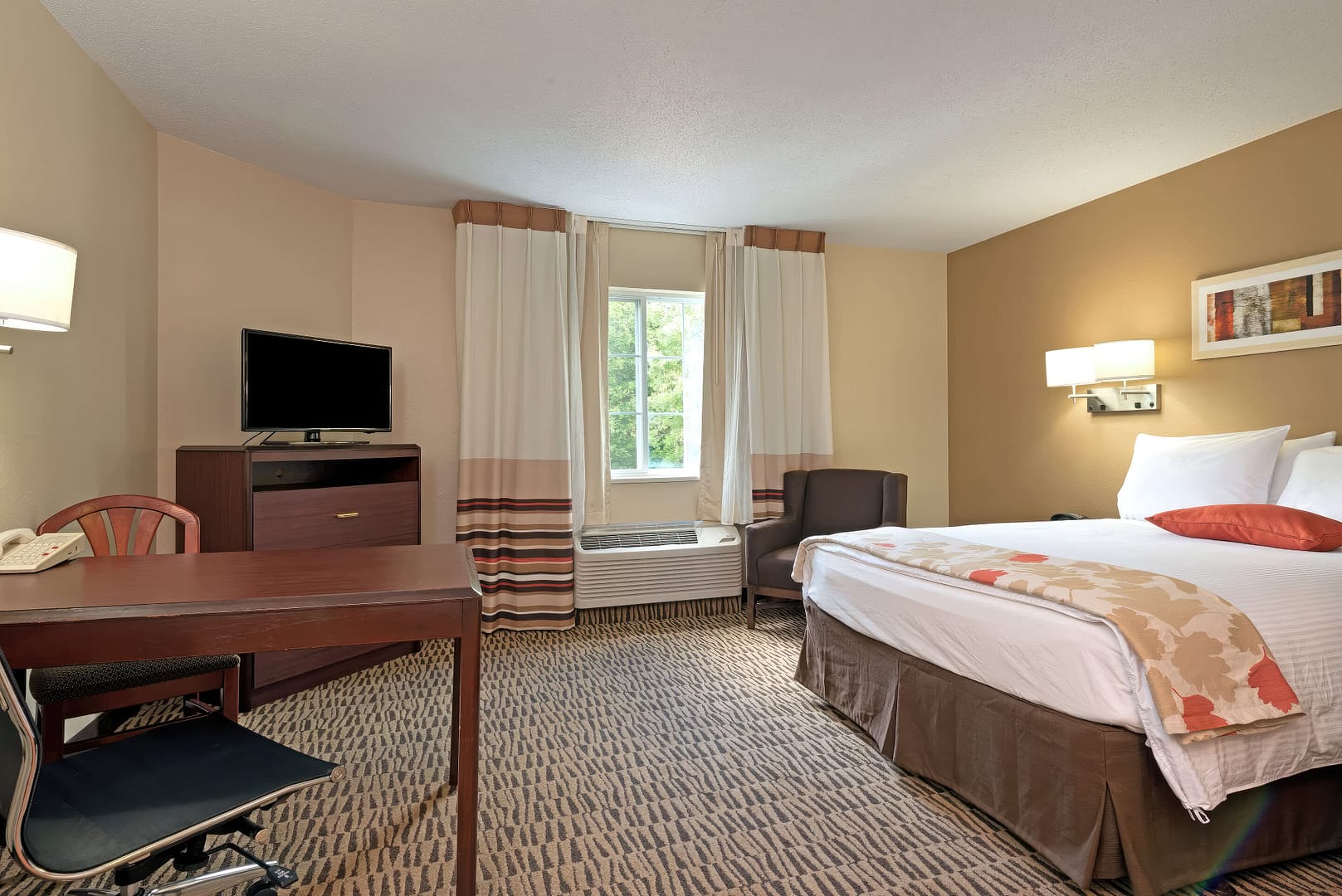 Bedroom view of MainStay Suites Chicago Schaumburg