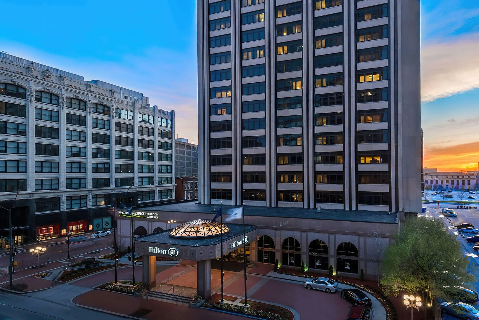 Building view of Hilton Indianapolis Hotel & Suites