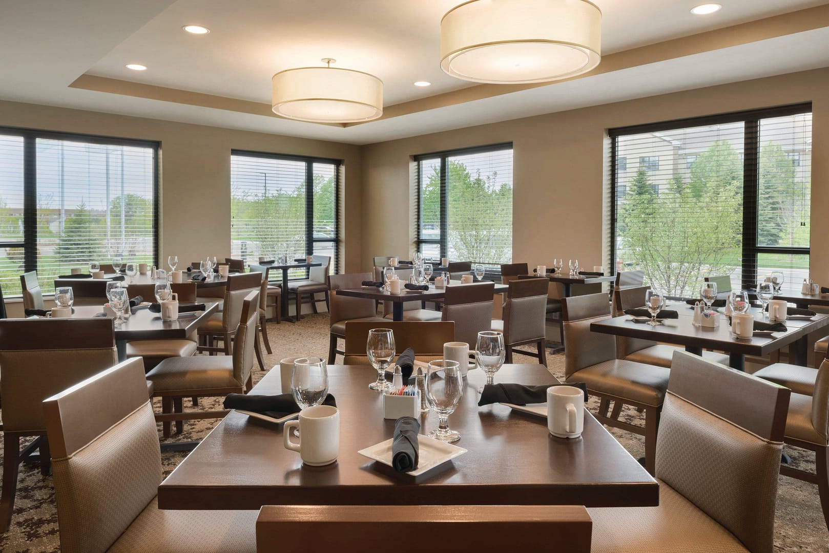 Restaurant view of Holiday Inn Chicago Schaumburg, an IHG Hotel