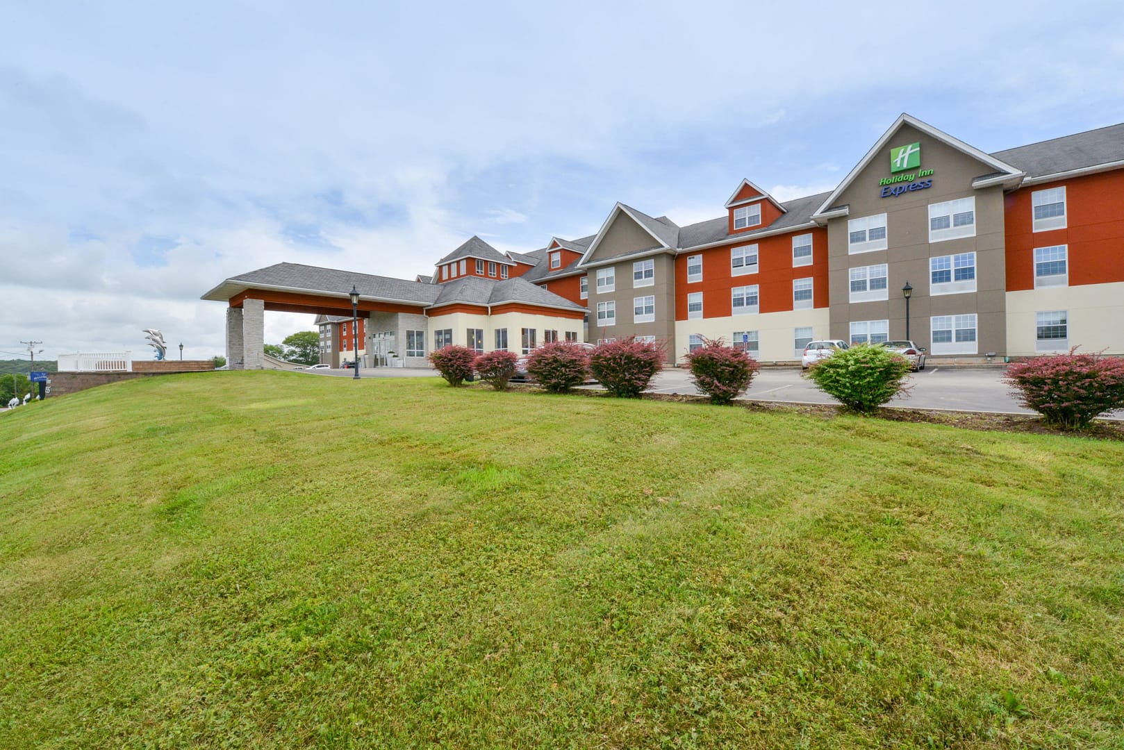 Building view of Holiday Inn Express Mystic - Groton Area, an IHG Hotel