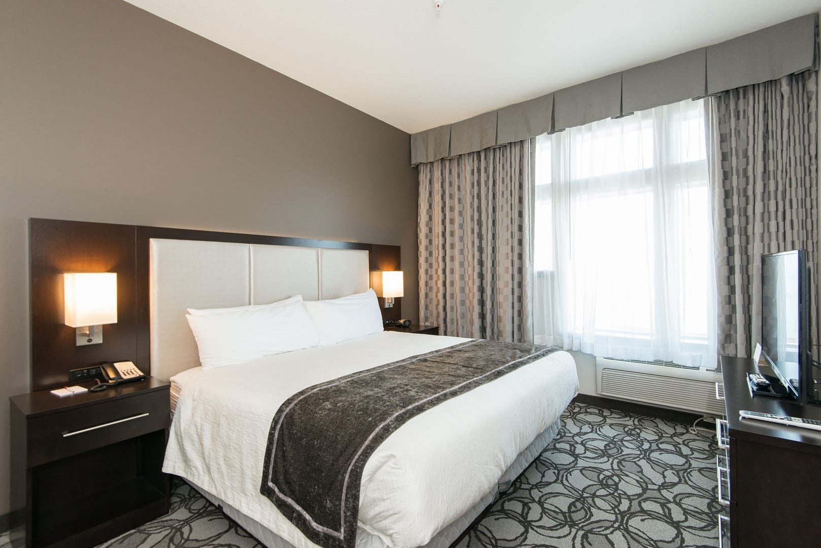 Bedroom view of Kwataqnuk Resort & Casino