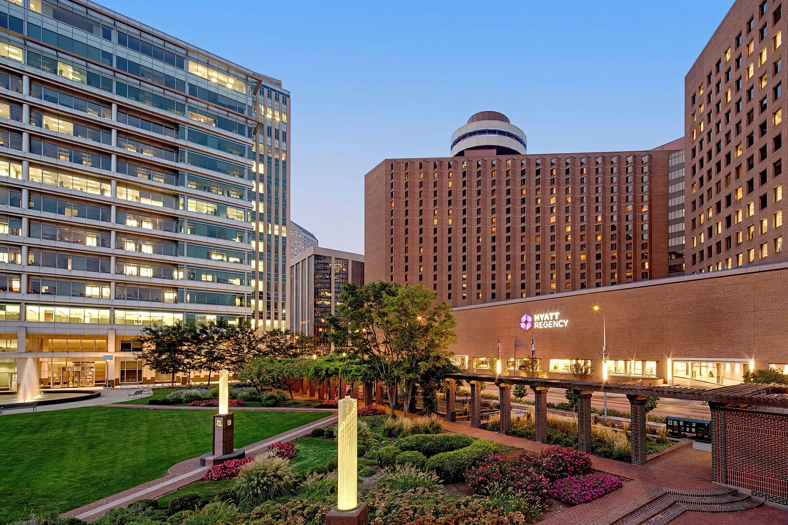 Building view of Hyatt Regency Indianapolis