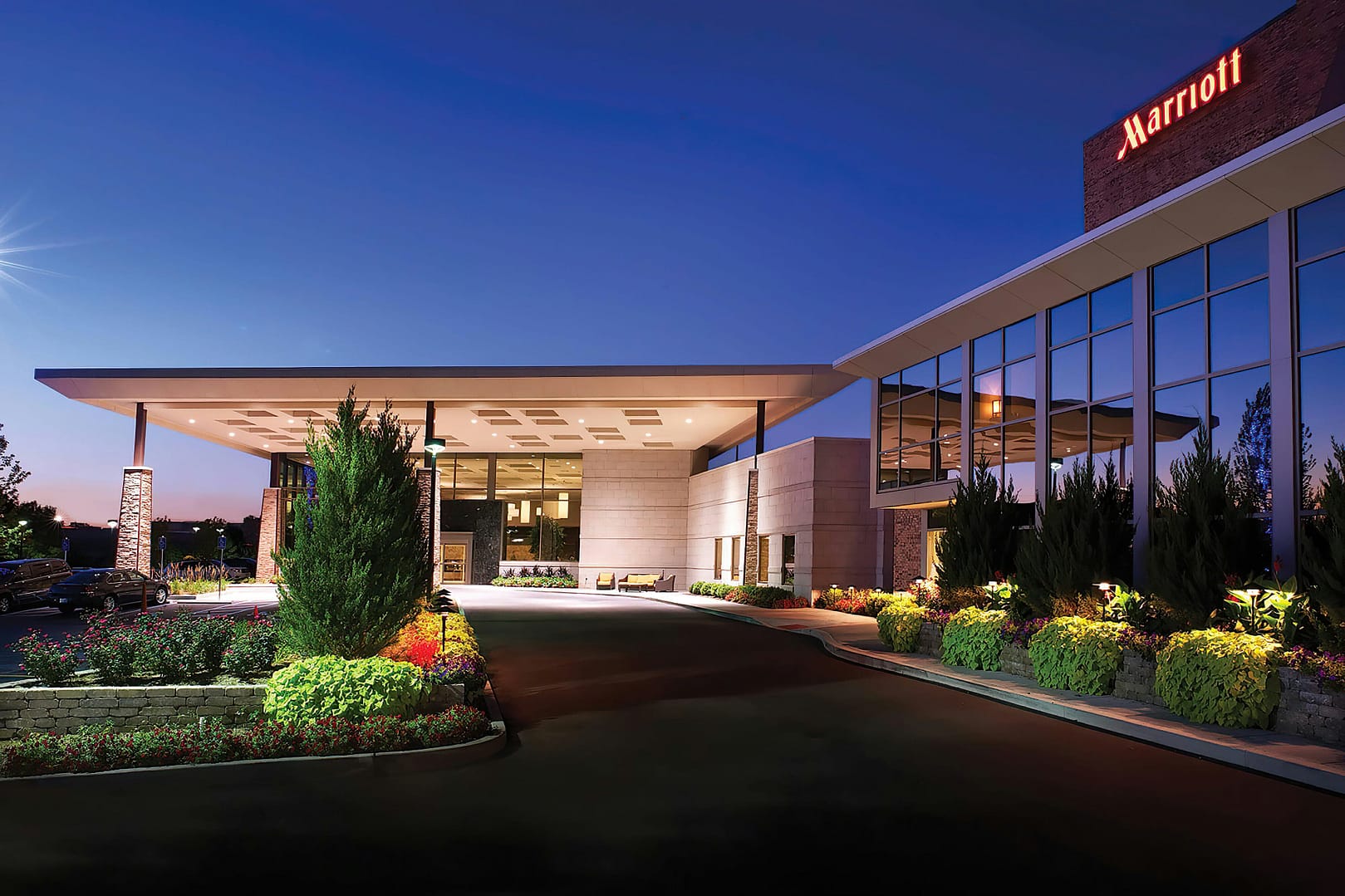 Building view of Indianapolis Marriott East