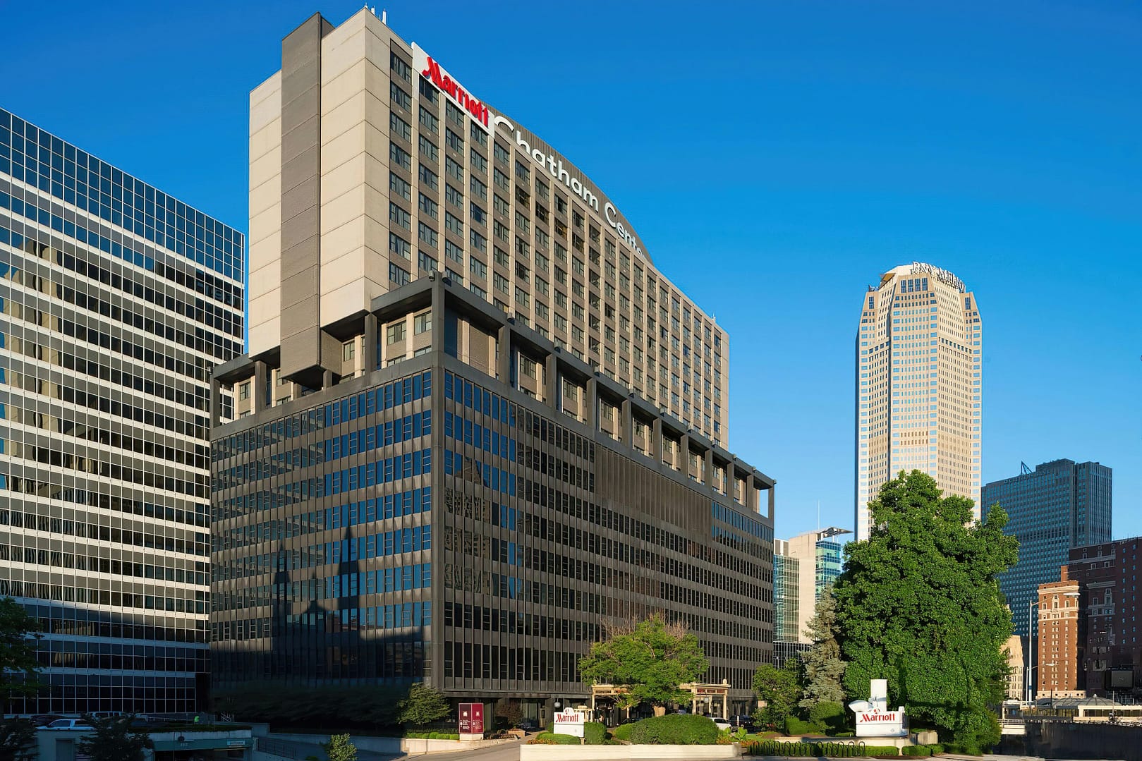 Building view of Pittsburgh Marriott City Center