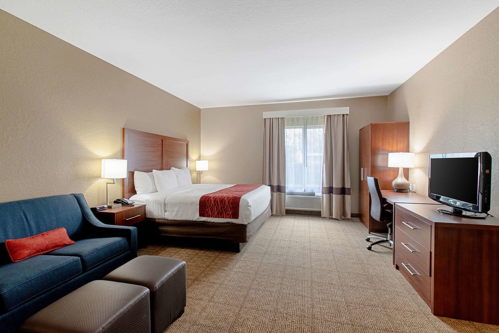 Bedroom view of Comfort Inn & Suites and Suites Fredericksburg