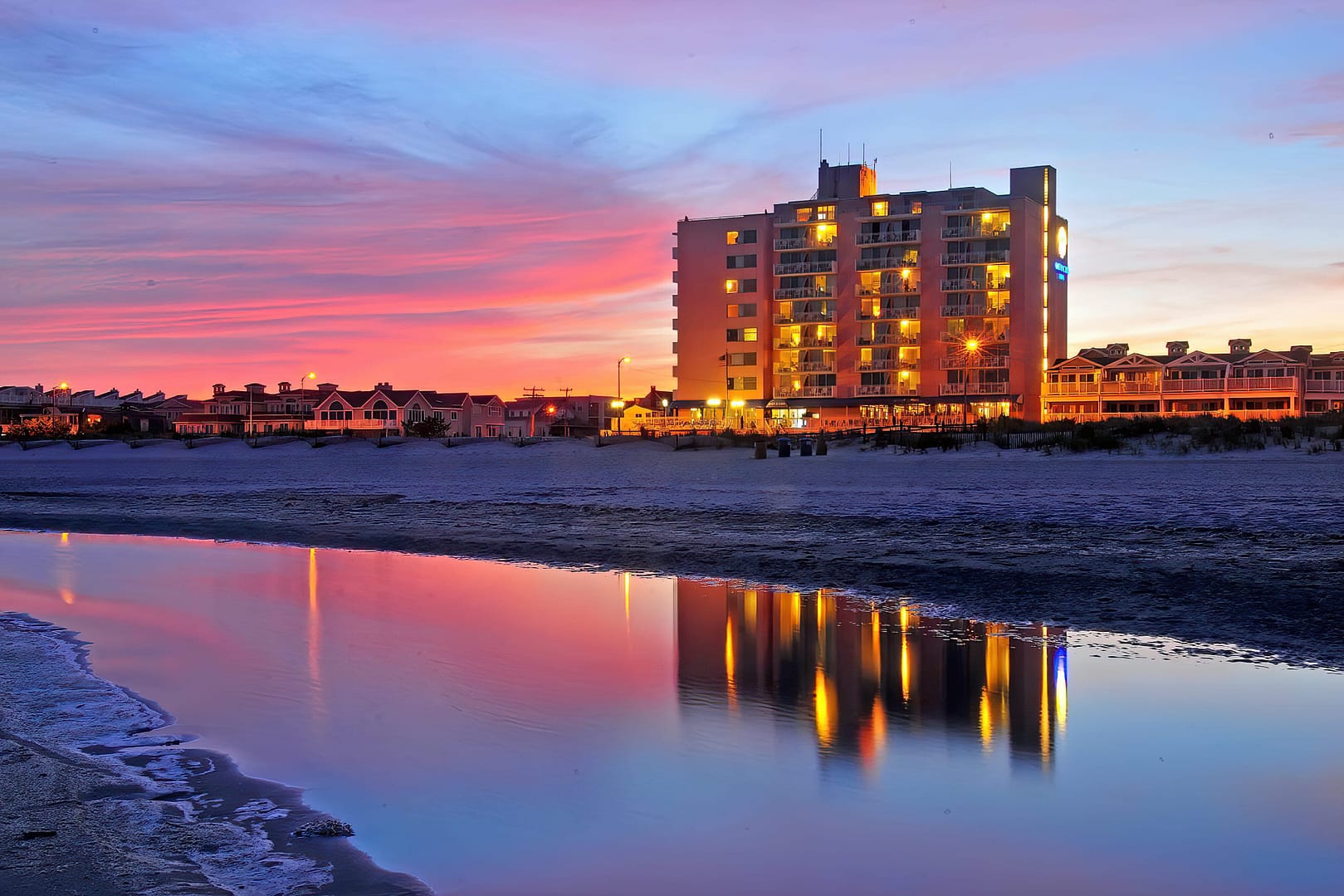 Outside view of Port-O-Call Hotel