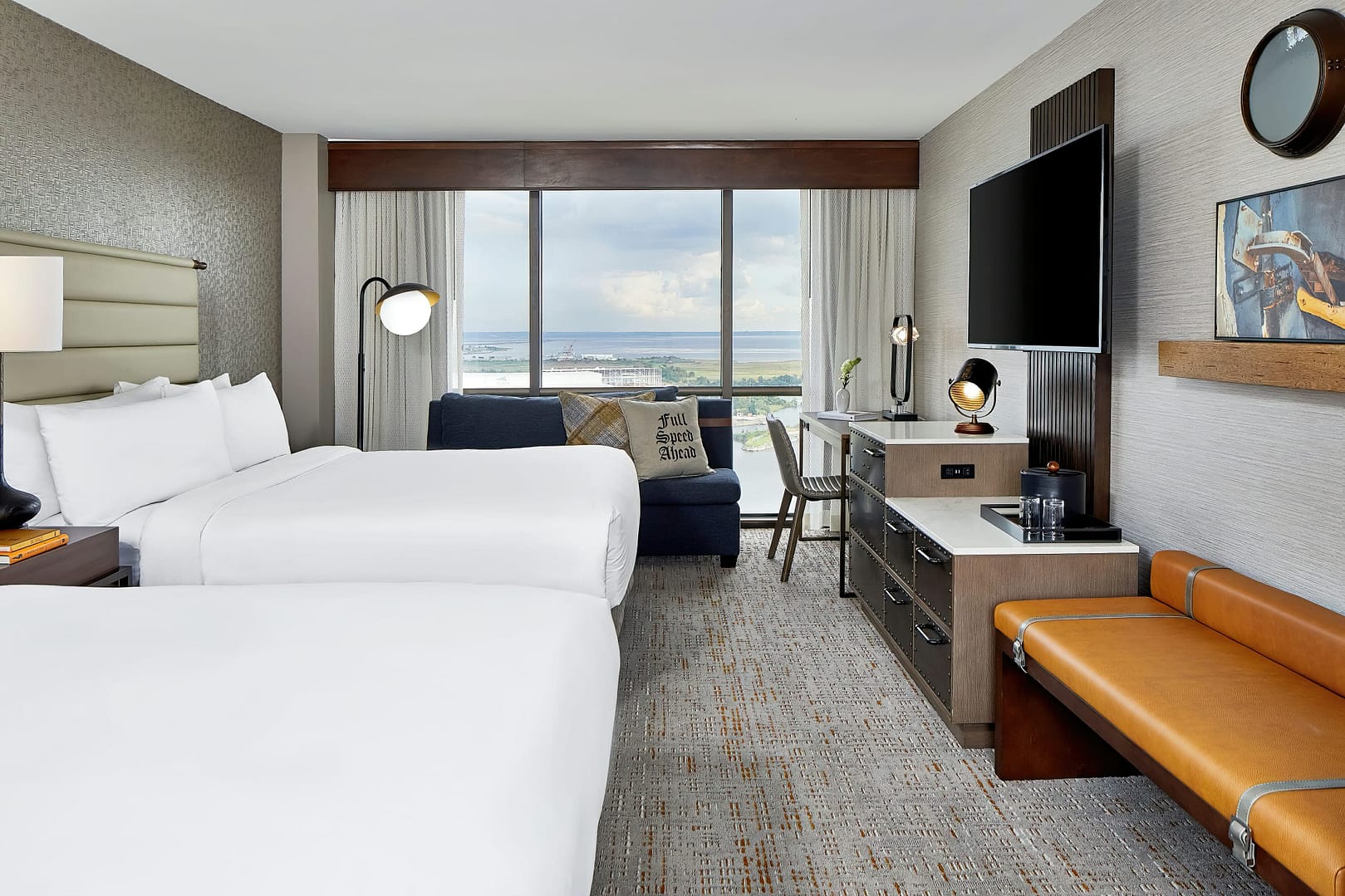 Bedroom view of Renaissance Mobile Riverview Plaza Hotel