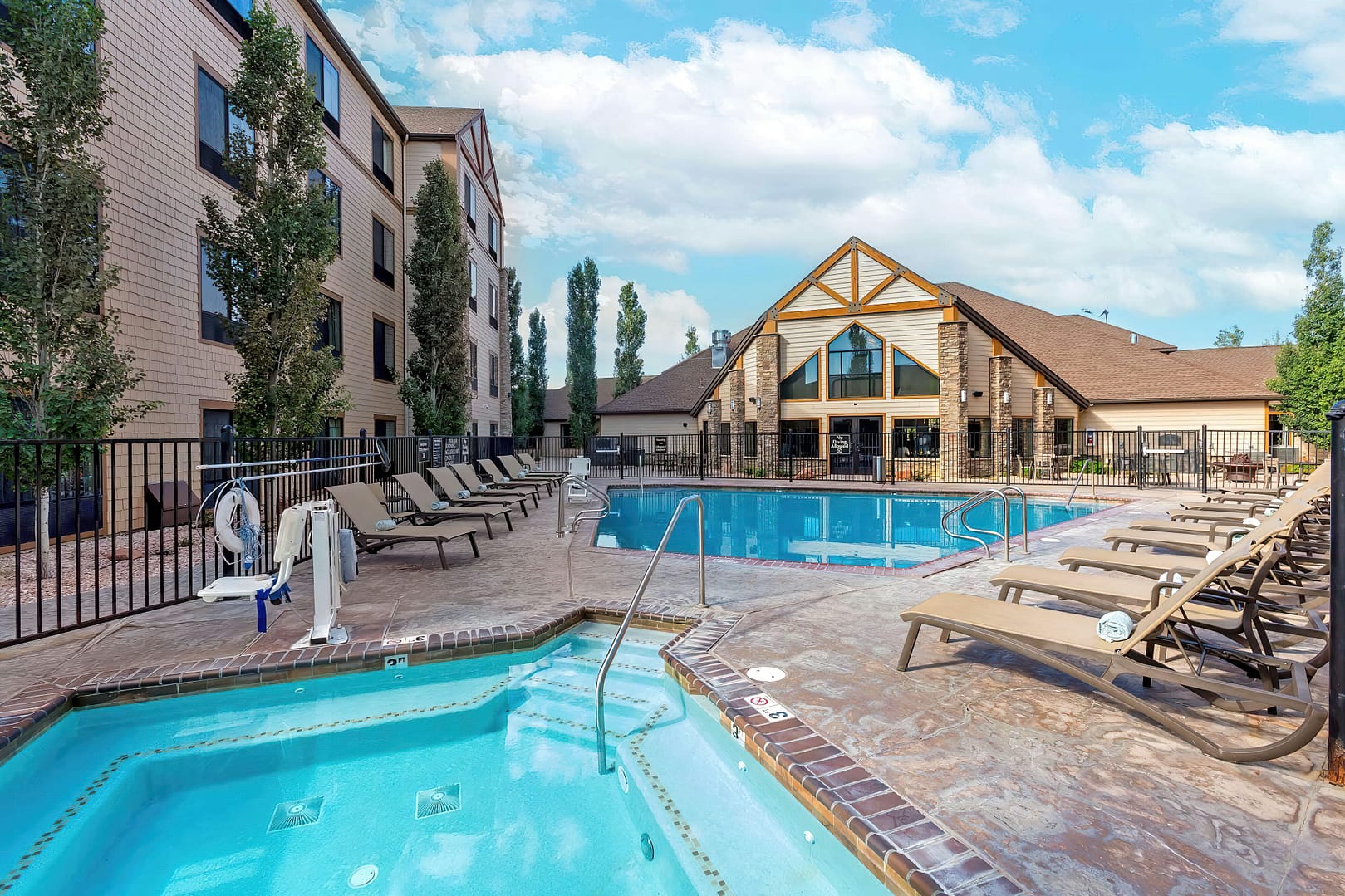 Pool view of Best Western Plus Bryce Canyon Grand Hotel