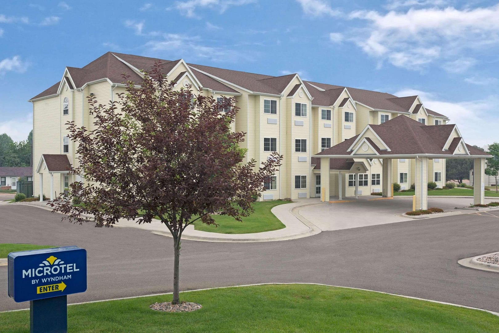 Building view of Microtel Inn & Suites by Wyndham Cheyenne
